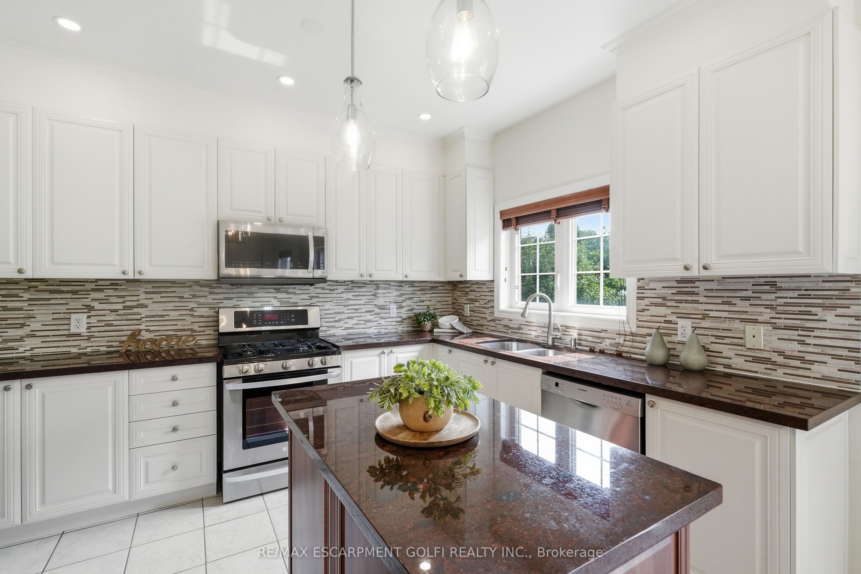 X13590770 Property Photo 11