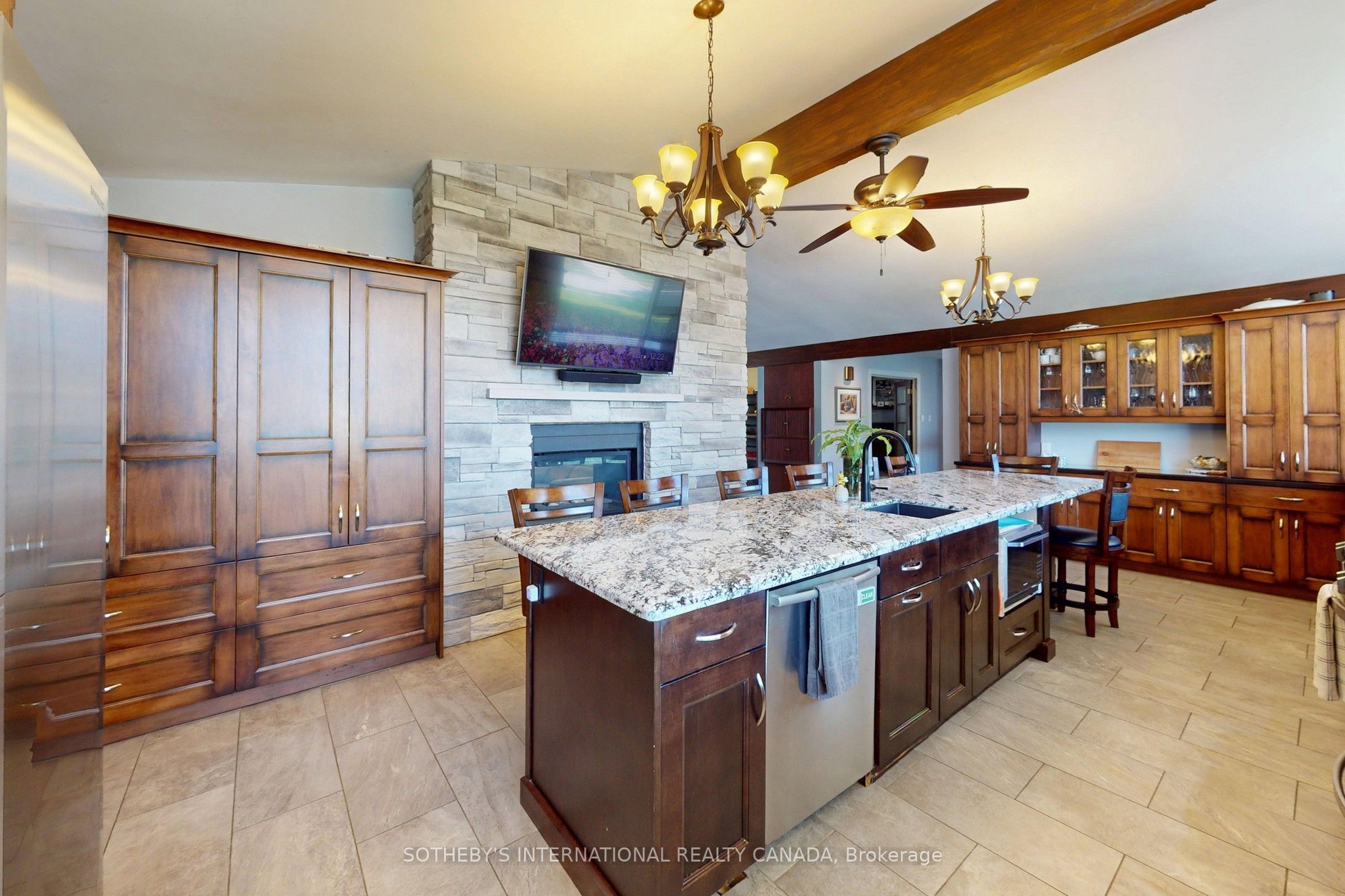 6292 Brookfield Avenue Property Photo 6