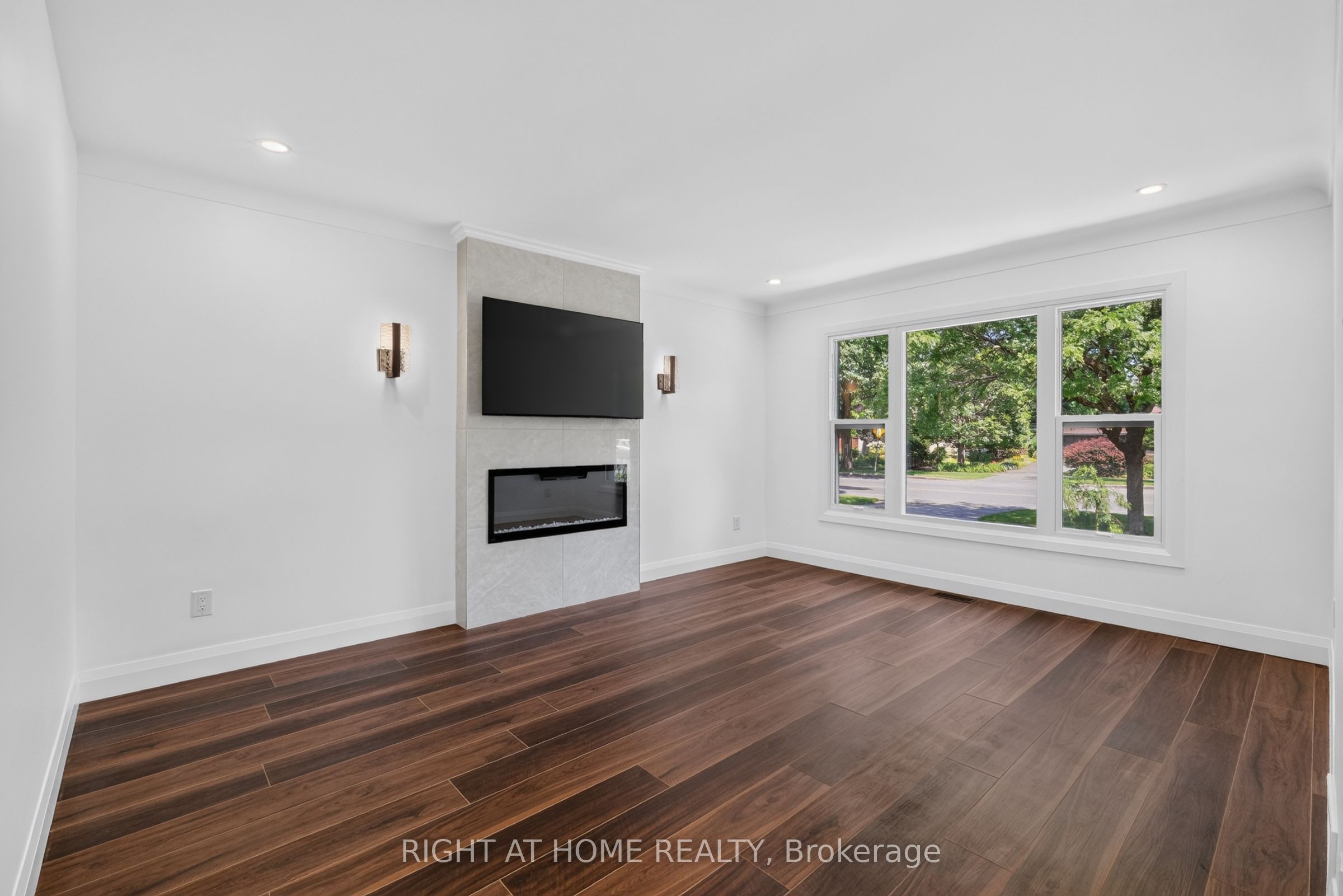 200 Island Park Drive Property Photo 6