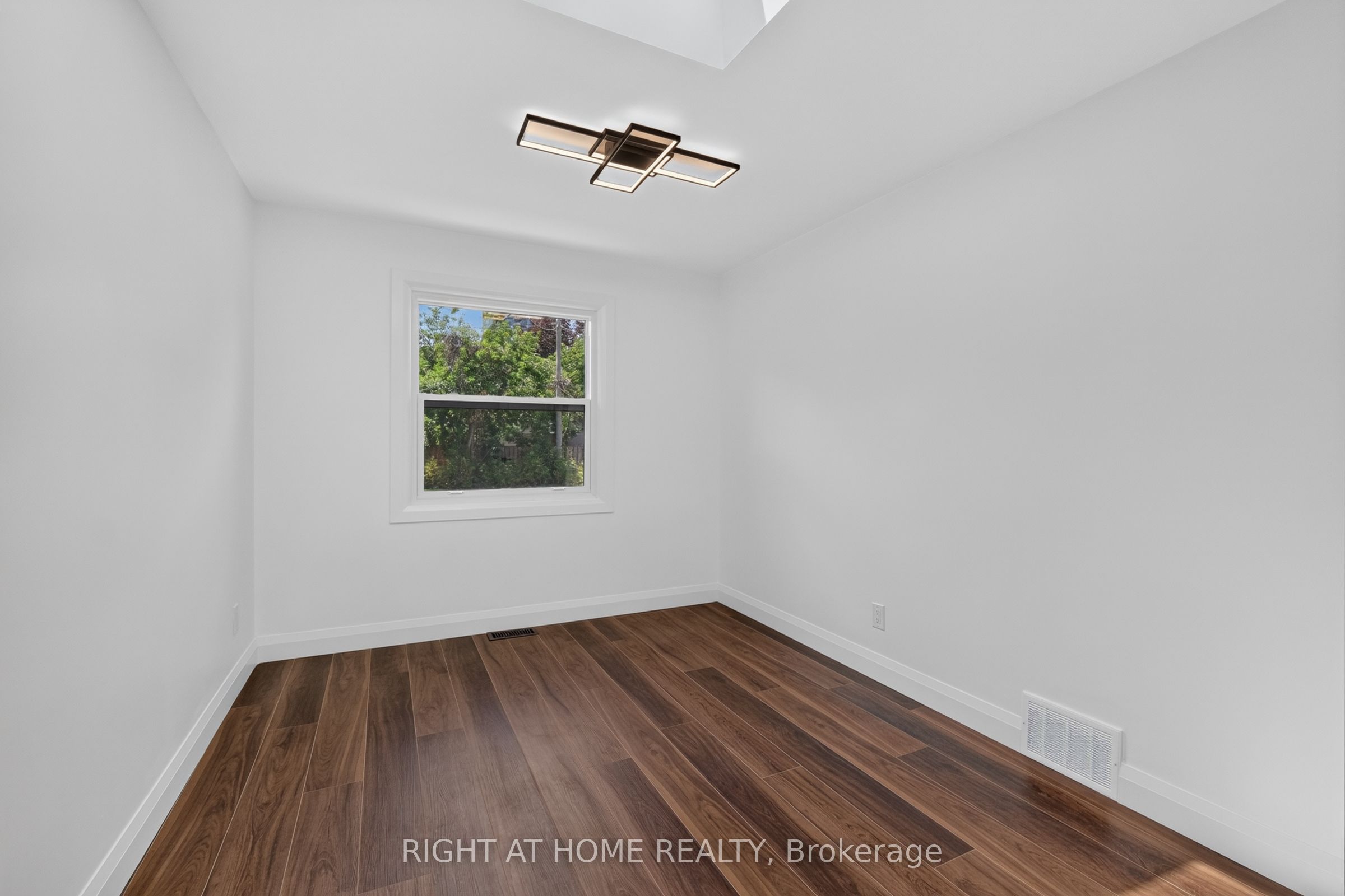 200 Island Park Drive Property Photo 29