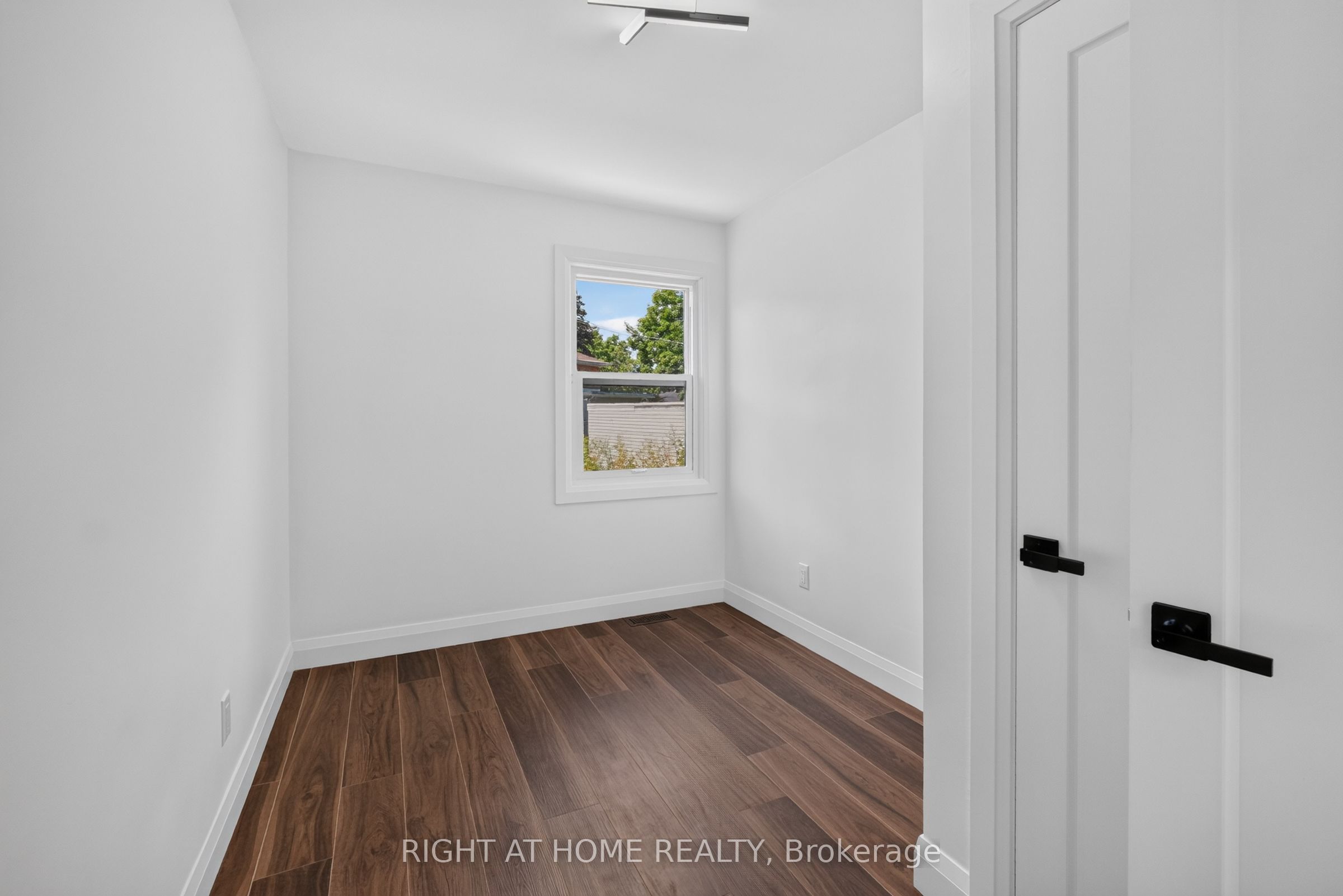 200 Island Park Drive Property Photo 37