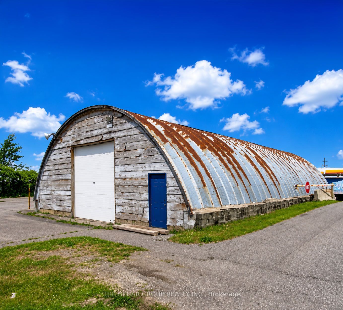 2141 Carp Road Property Photo 4