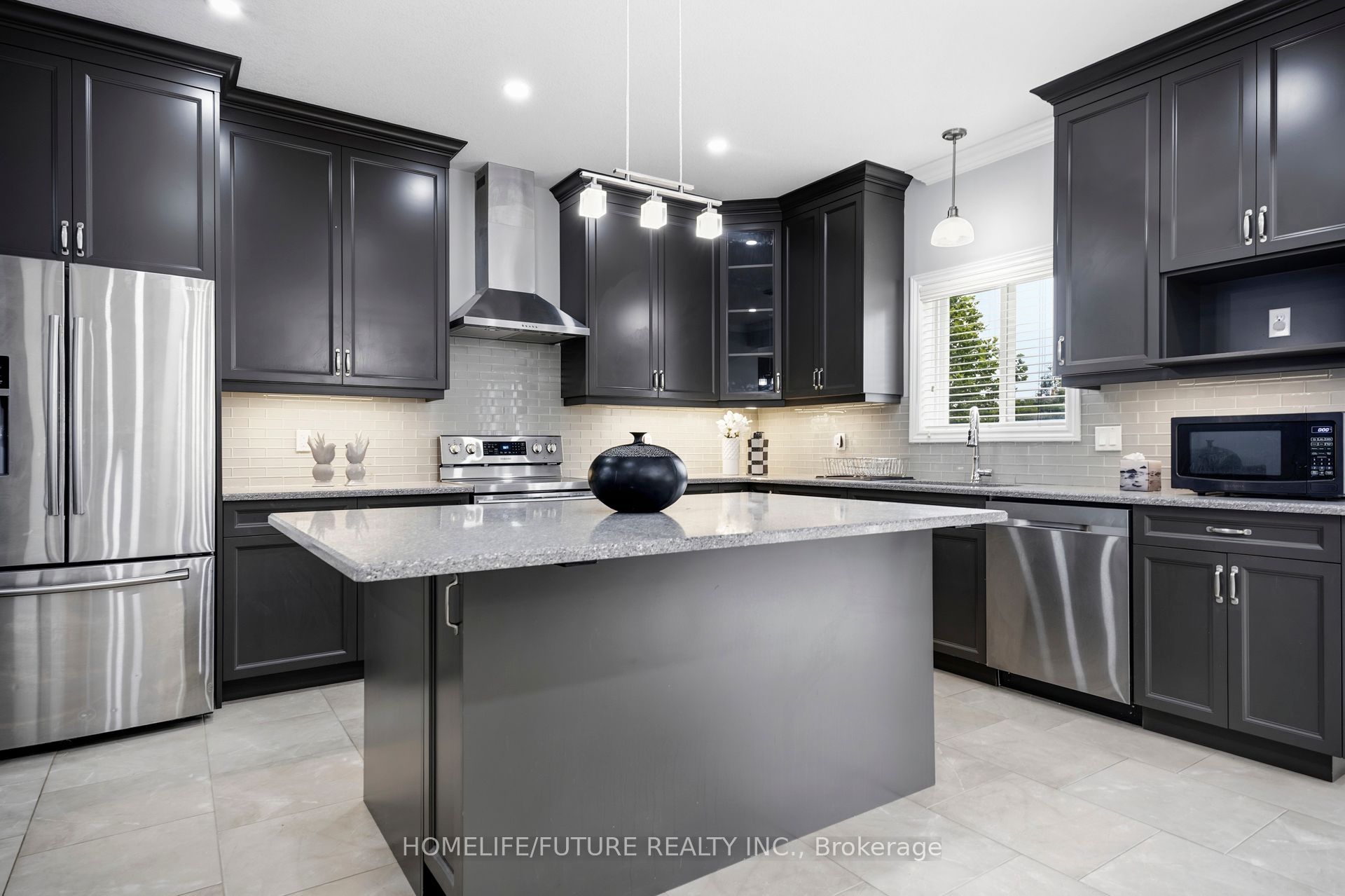 1049 Melsetter Way Property Photo 10