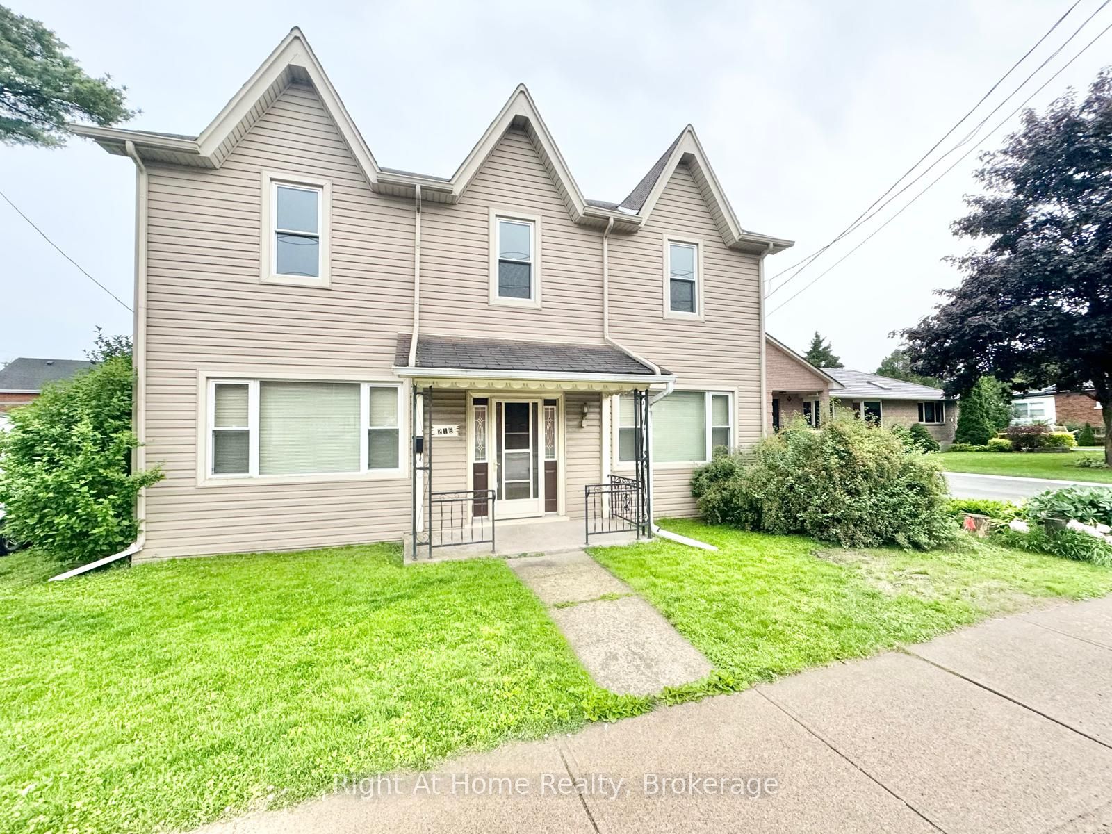 216 Hatt Street Property Photo 1
