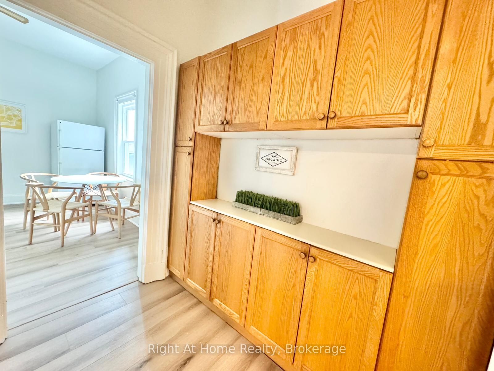 216 Hatt Street Property Photo 3