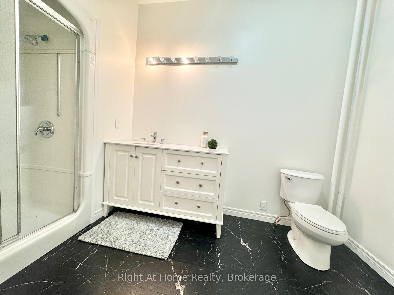 216 Hatt Street Property Photo 6