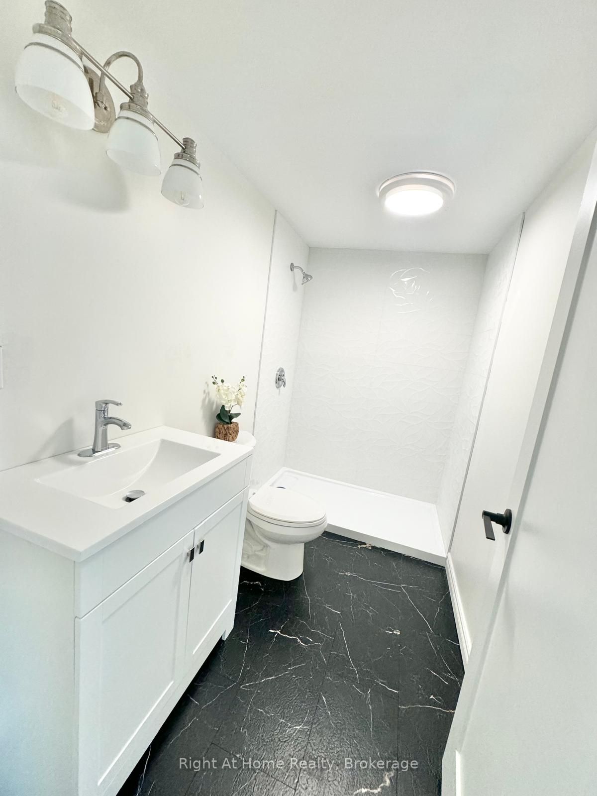 216 Hatt Street Property Photo 10