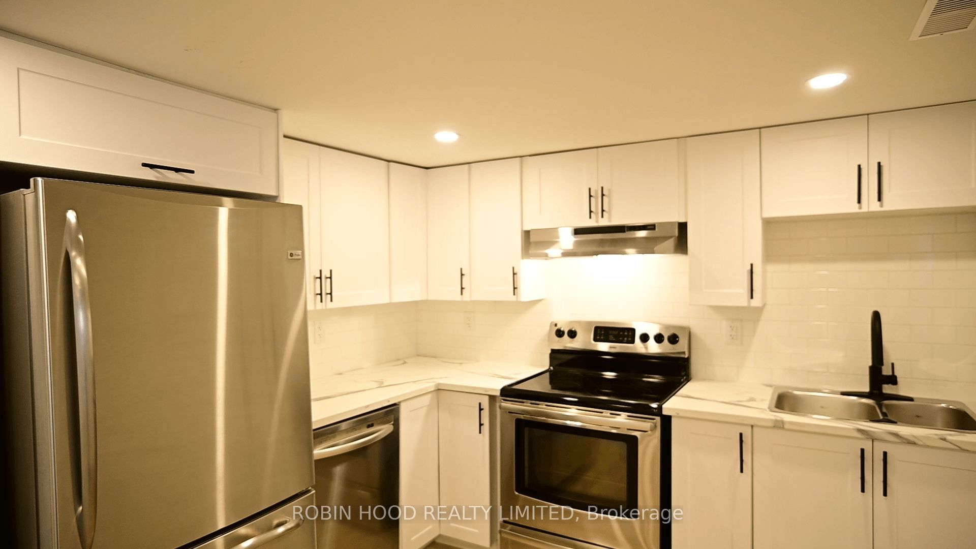 40 Winslow Drive Unit 2 Property Photo 4