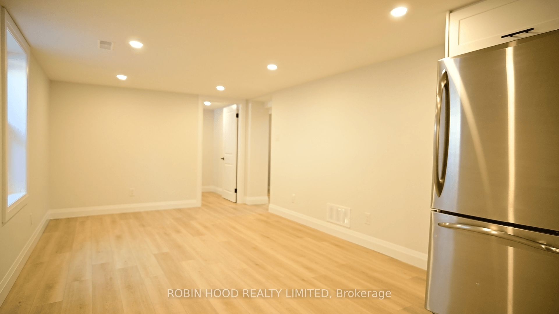 40 Winslow Drive Unit 2 Property Photo 8