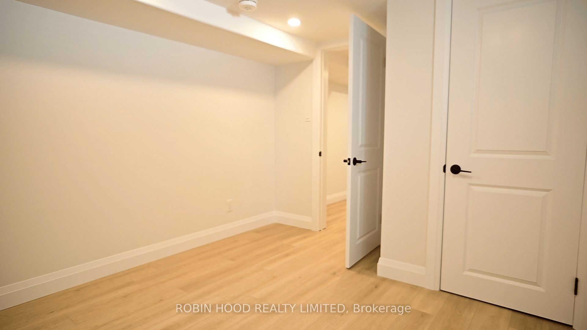 40 Winslow Drive Unit 2 Property Photo 12