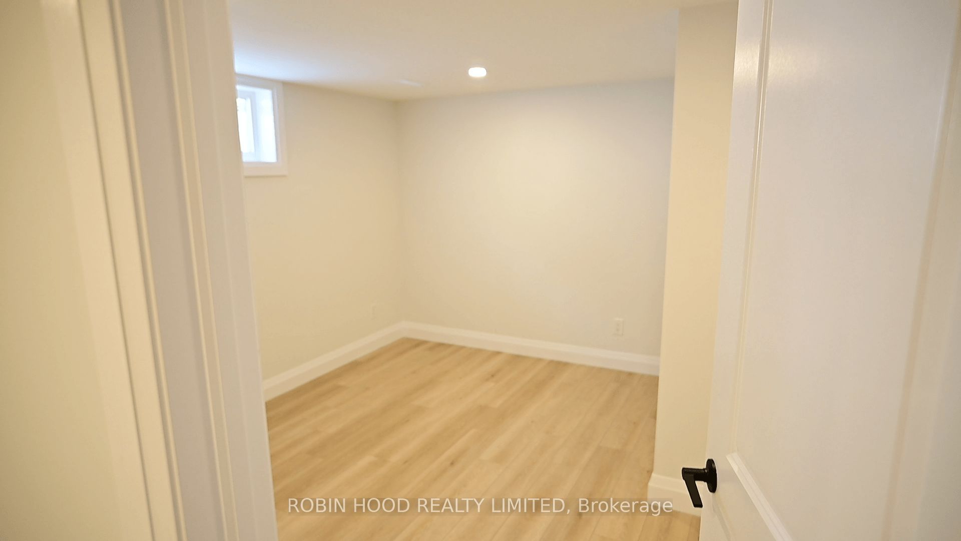 40 Winslow Drive Unit 2 Property Photo 14