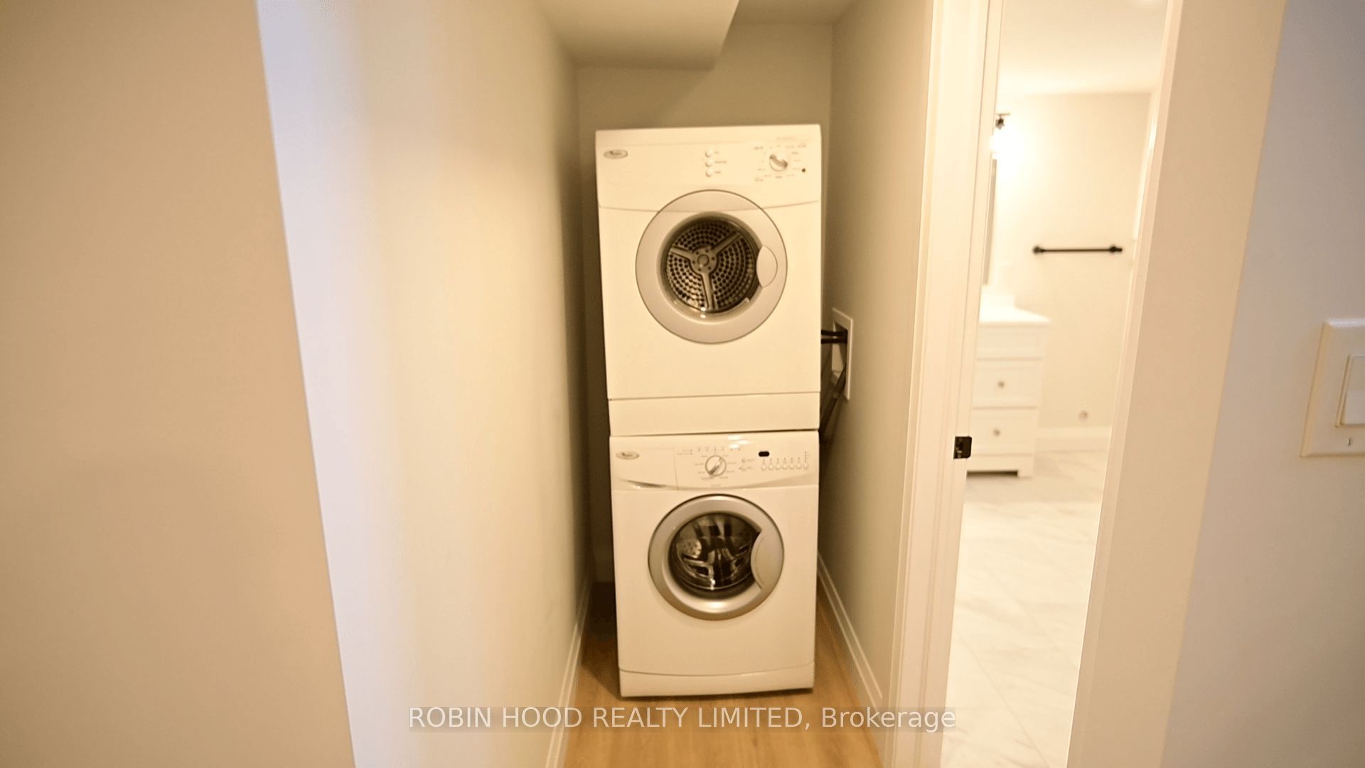 40 Winslow Drive Unit 2 Property Photo 17