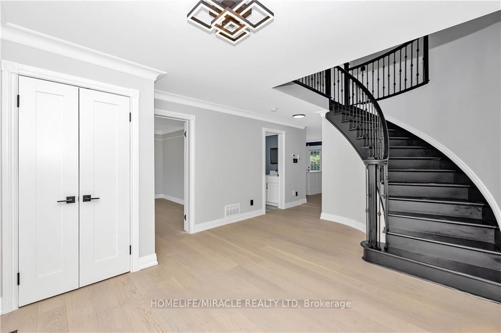 141 Kerry Hill Crescent Property Photo 5