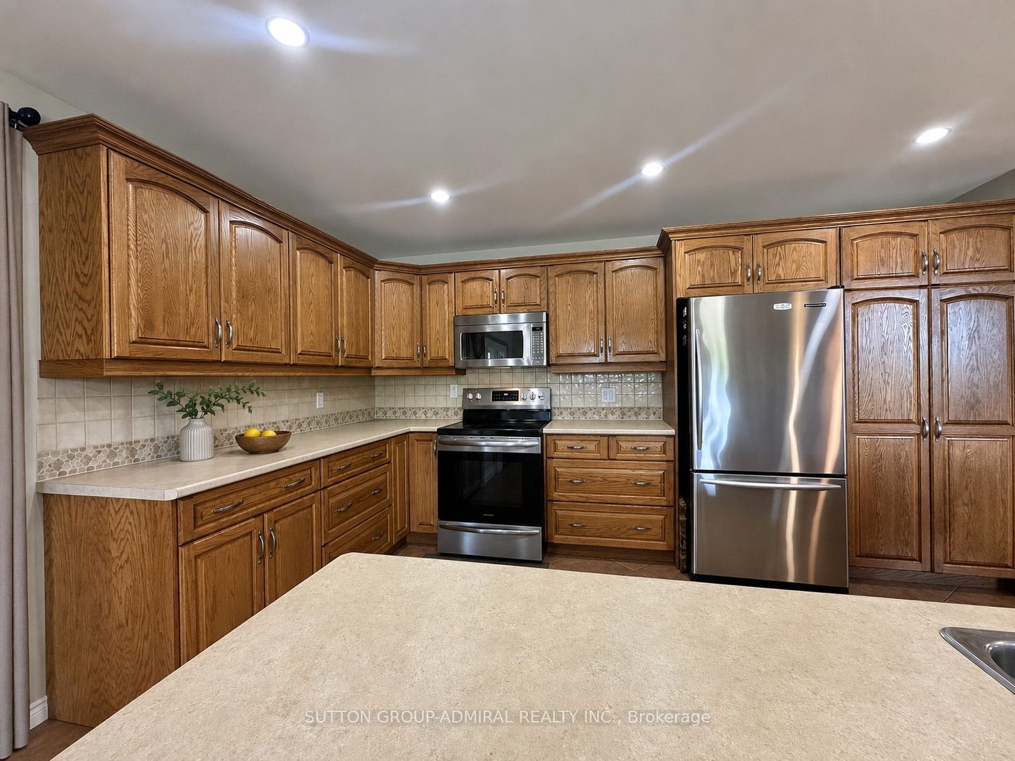 2700 Bridge Street Property Photo 18