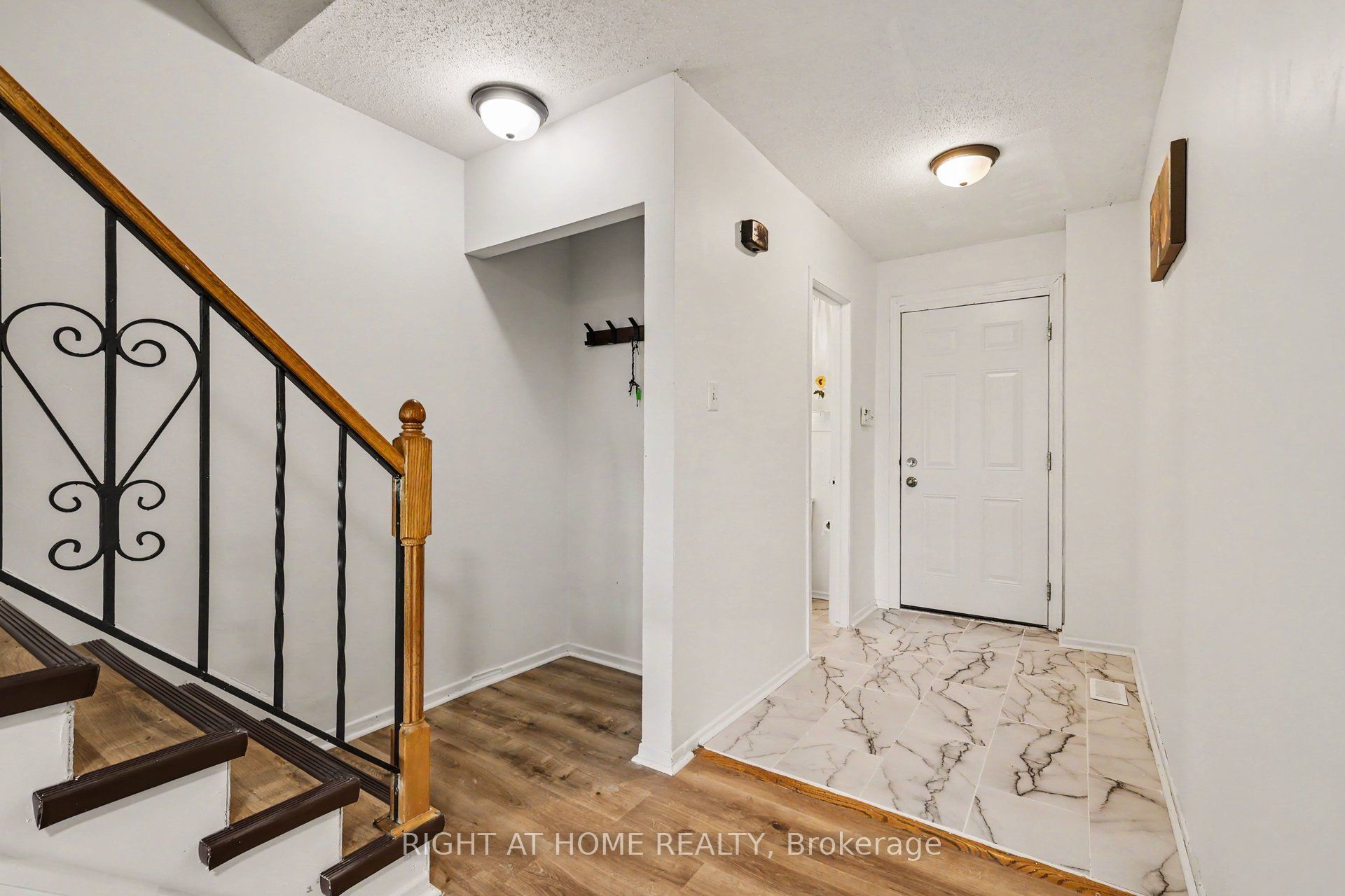 980 Gulf Place 207 Property Photo 5