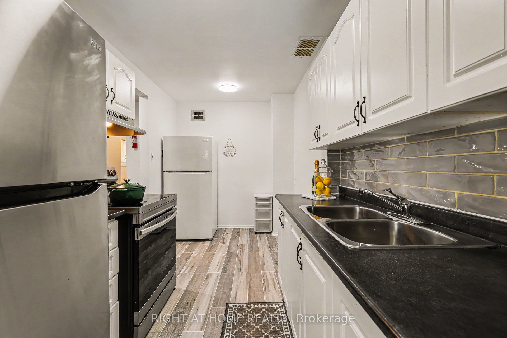 980 Gulf Place 207 Property Photo 15