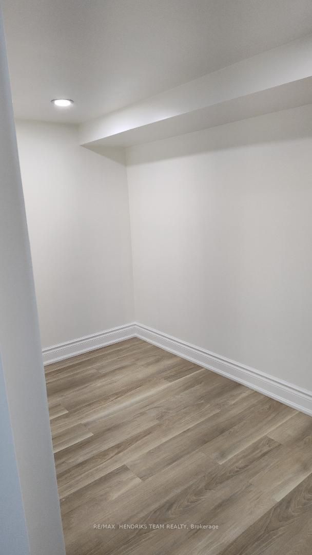 199 Port Crescent E Basement Property Photo 6