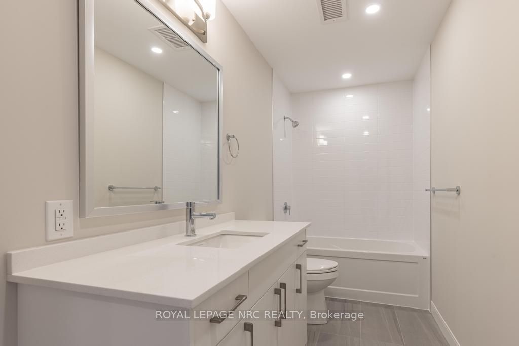118 West Street 803 Property Photo 13