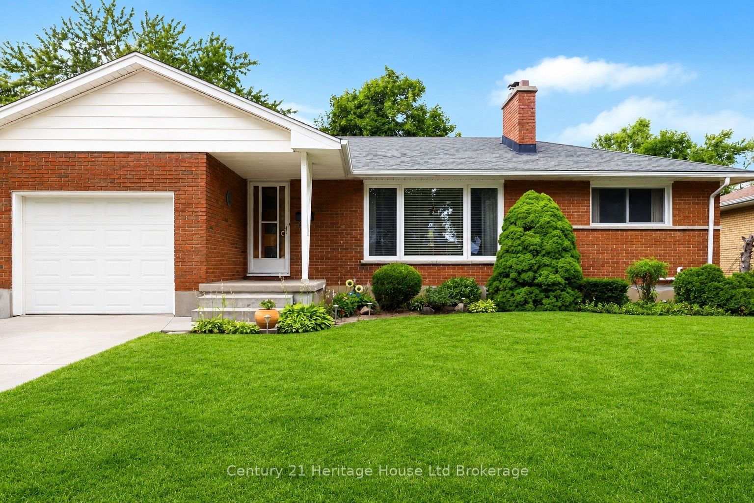 26 Deveron Crescent Property Photo 2