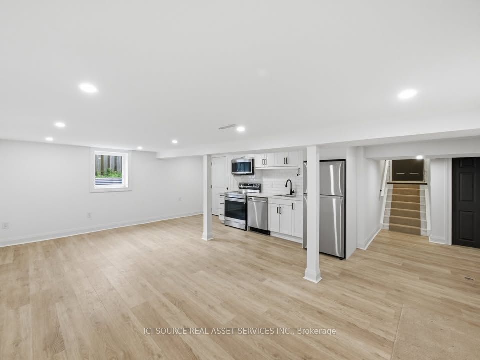 647 Limeridge Road E 1 Property Photo 3
