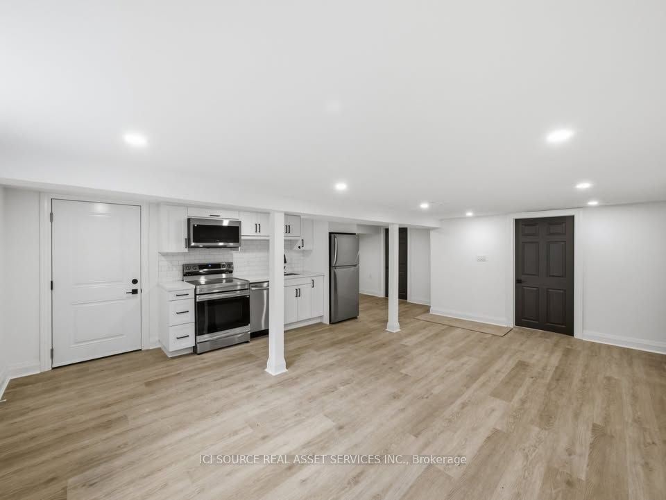 647 Limeridge Road E 1 Property Photo 4