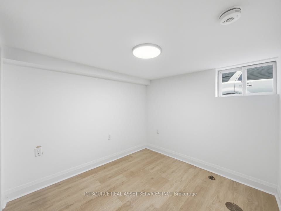 647 Limeridge Road E 1 Property Photo 12