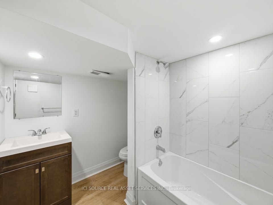 647 Limeridge Road E 1 Property Photo 14