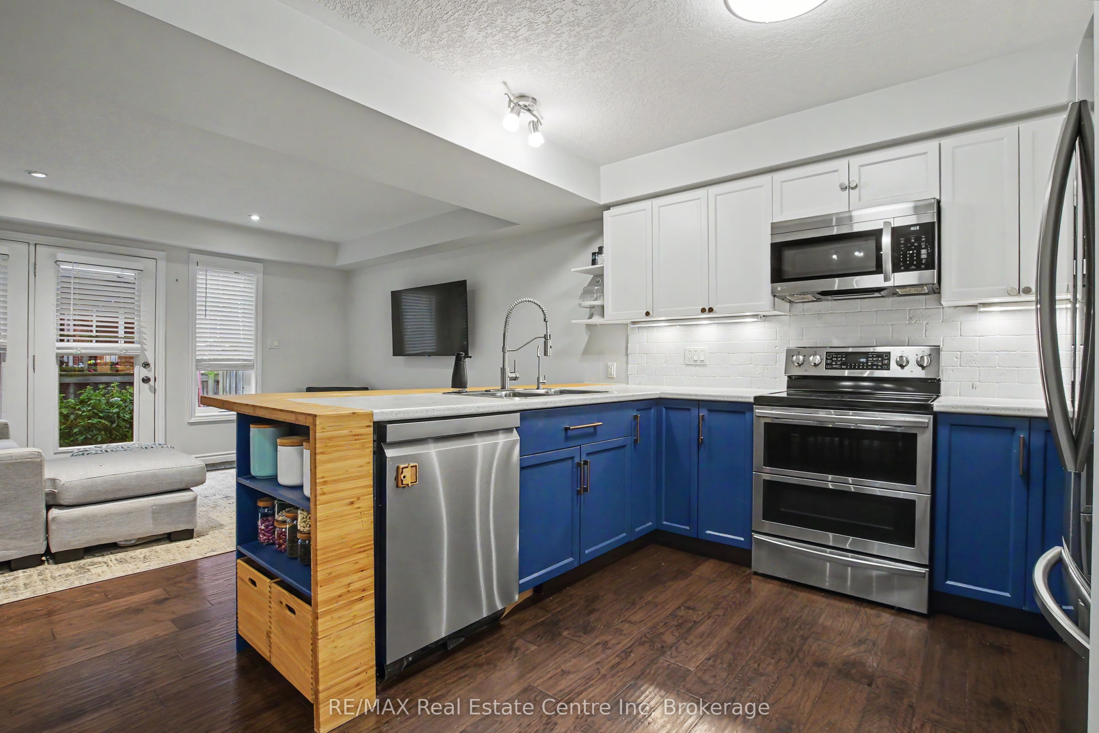 167 Arkell Road 15 Property Photo 8
