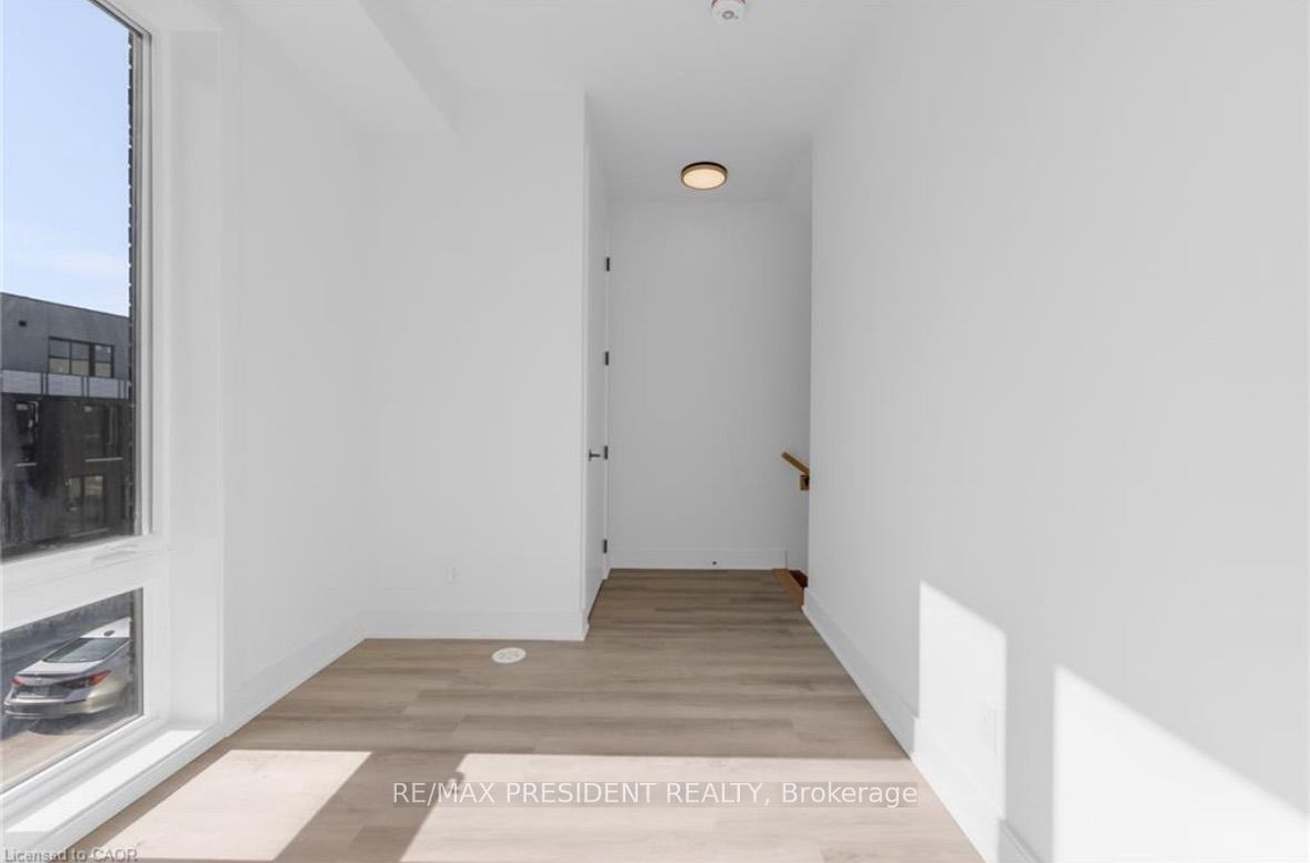 141 Everett Common Property Photo 12