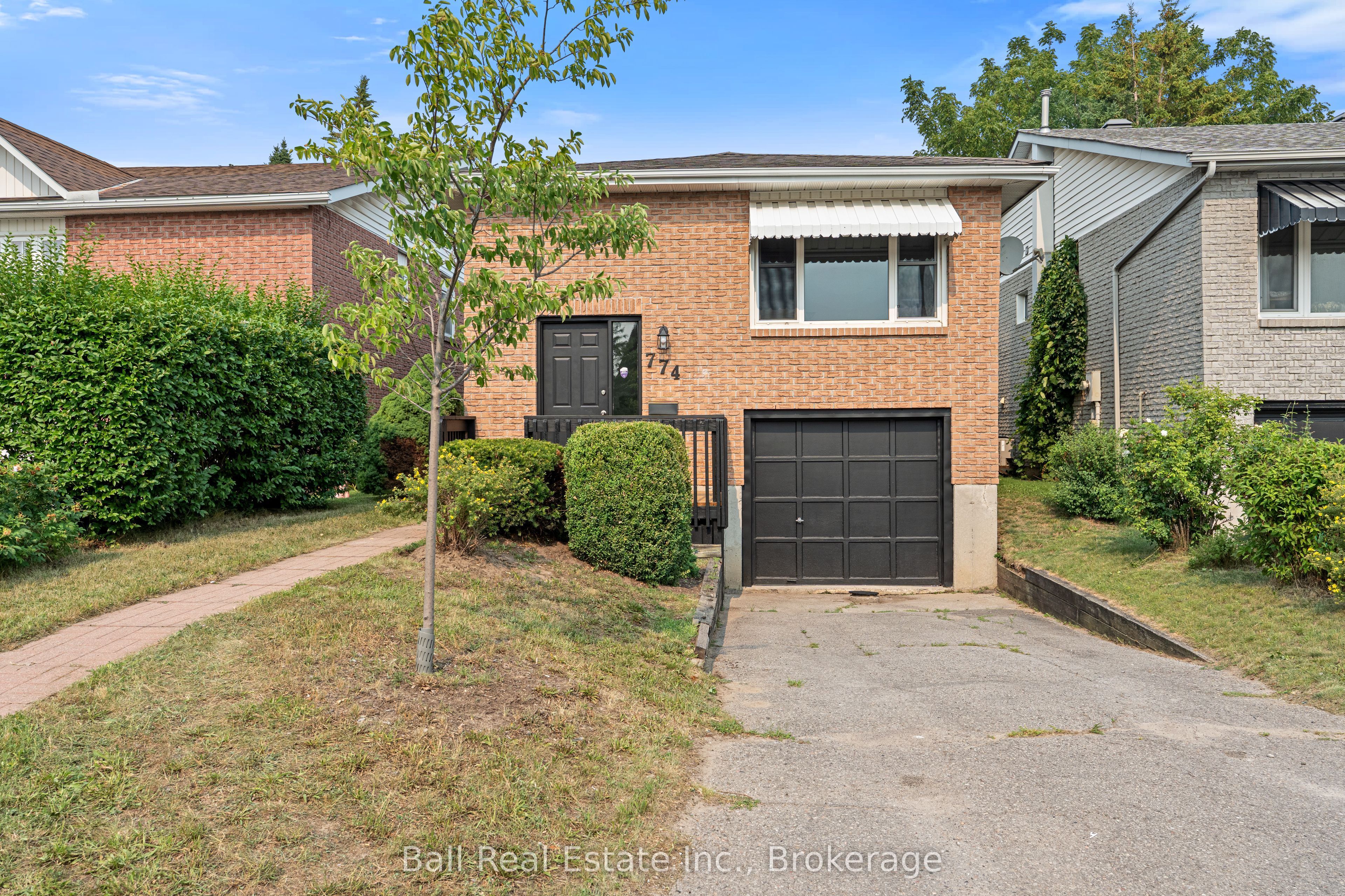 774 Mountain Ash Road Property Photo 5
