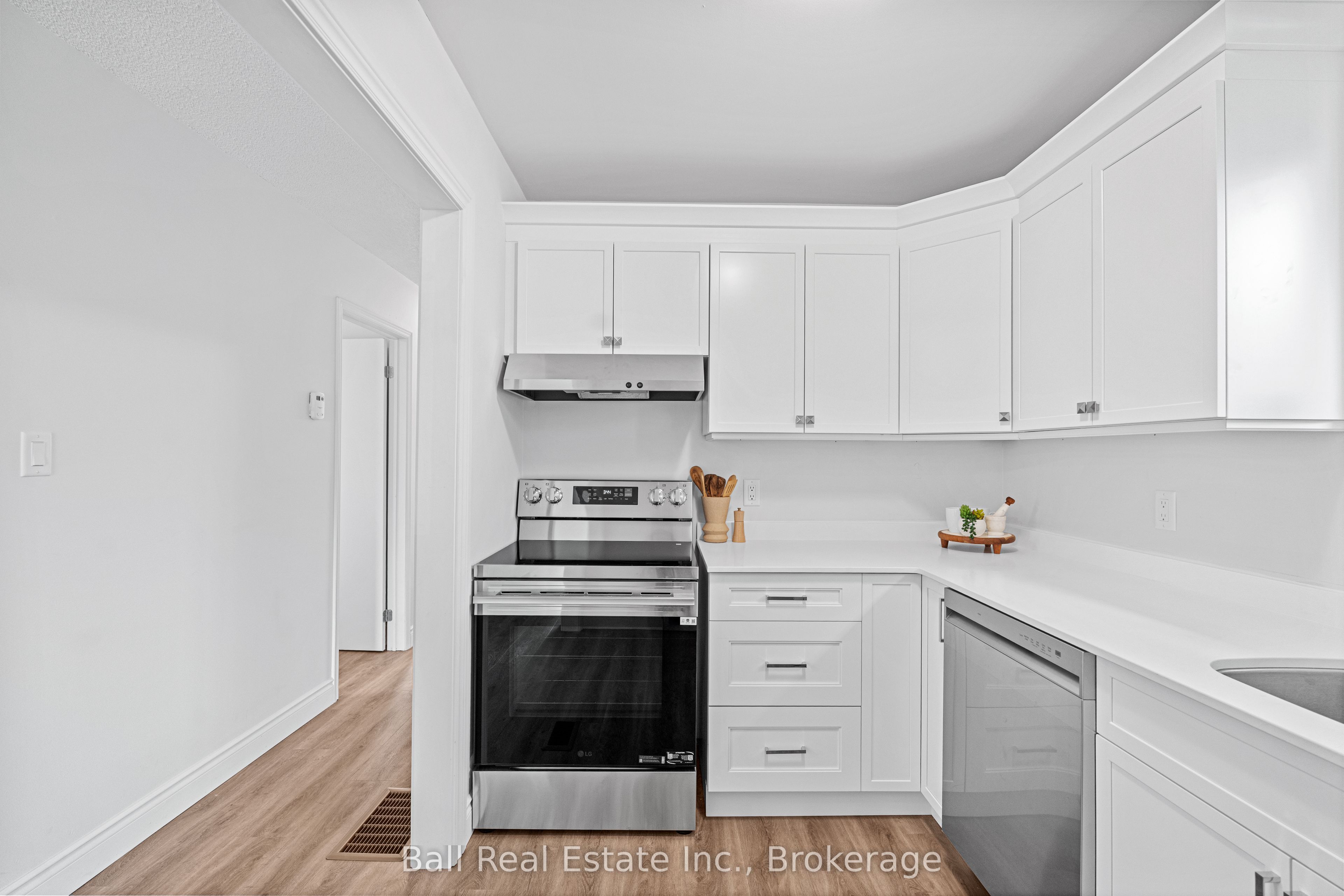 774 Mountain Ash Road Property Photo 22