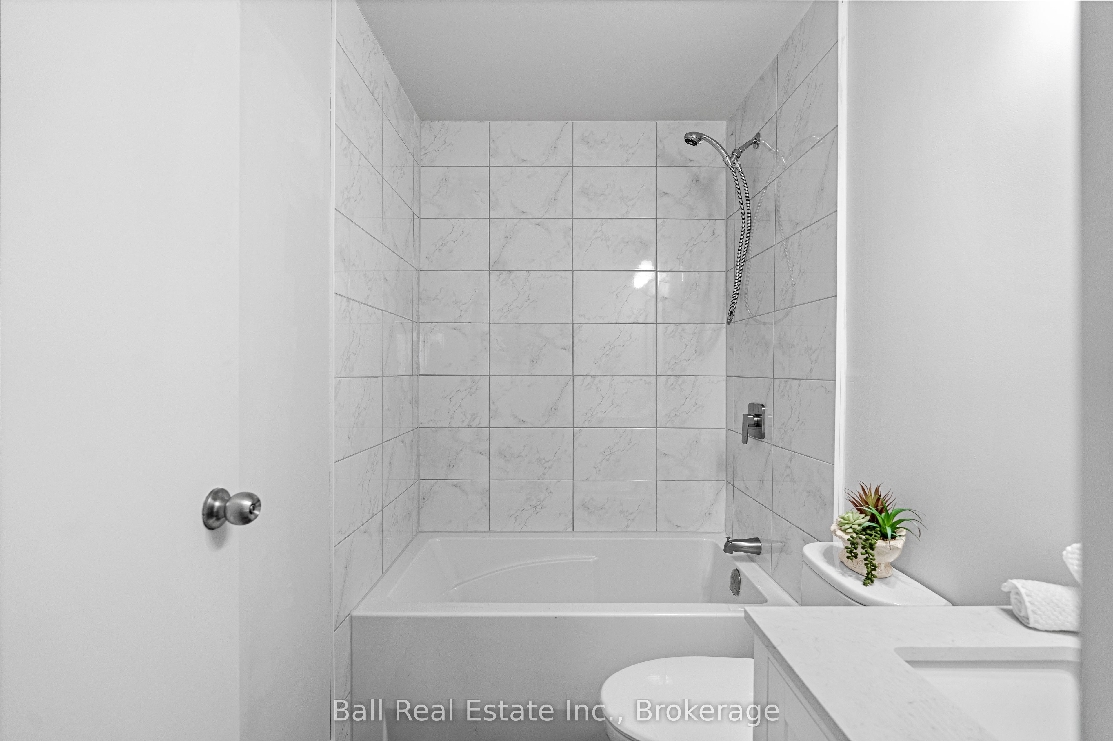 774 Mountain Ash Road Property Photo 32