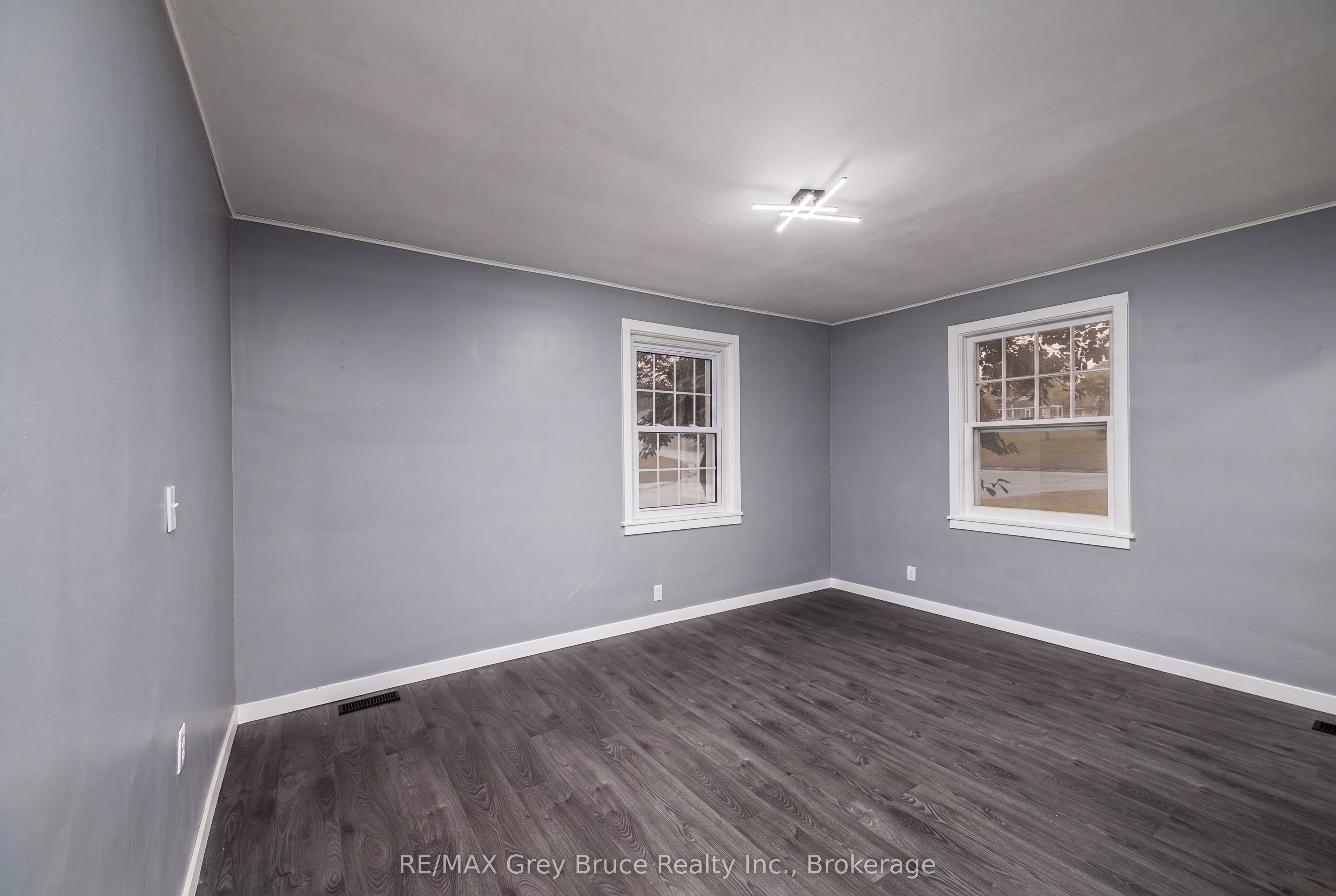 701 5th Street E Property Photo 5