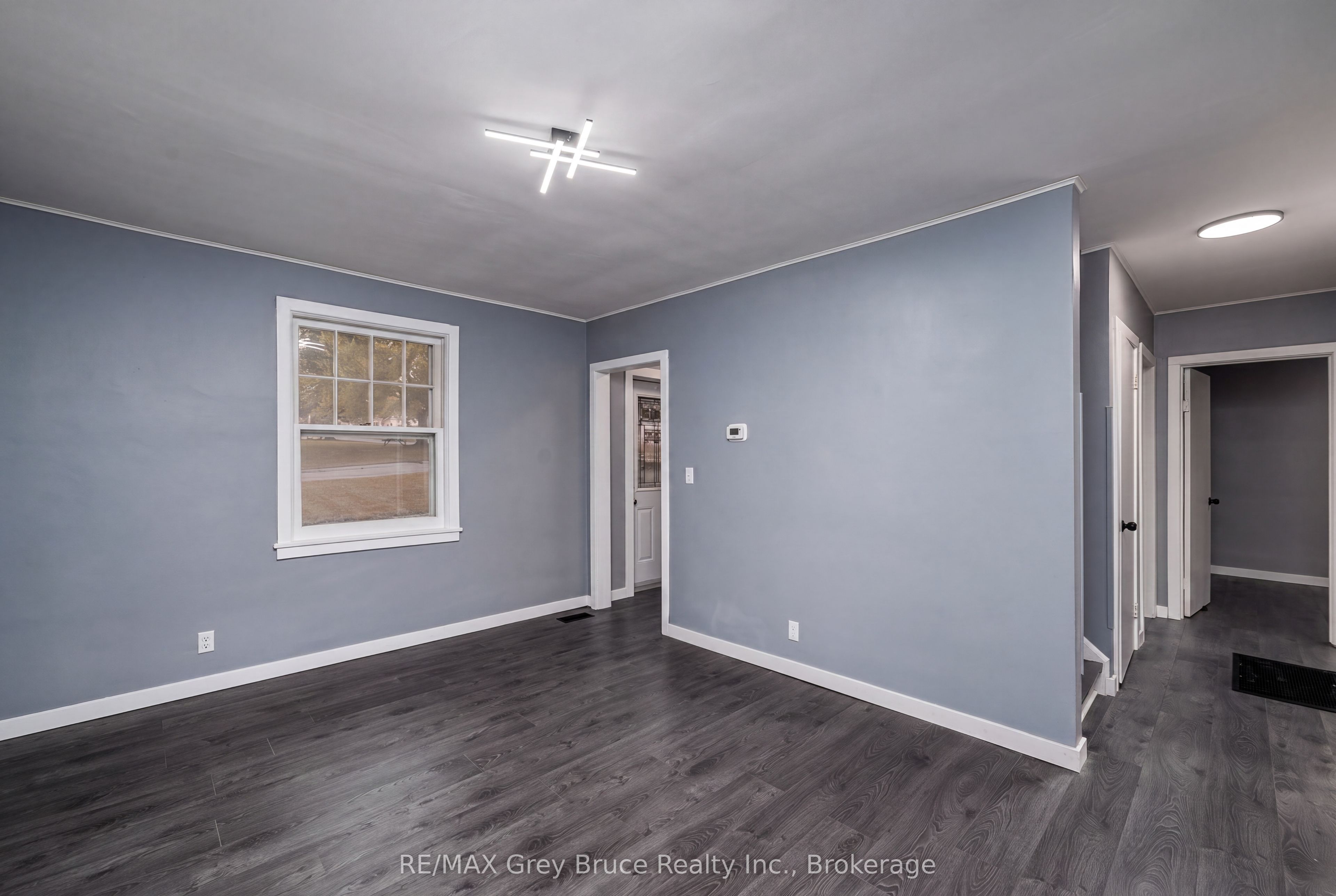 701 5th Street E Property Photo 9