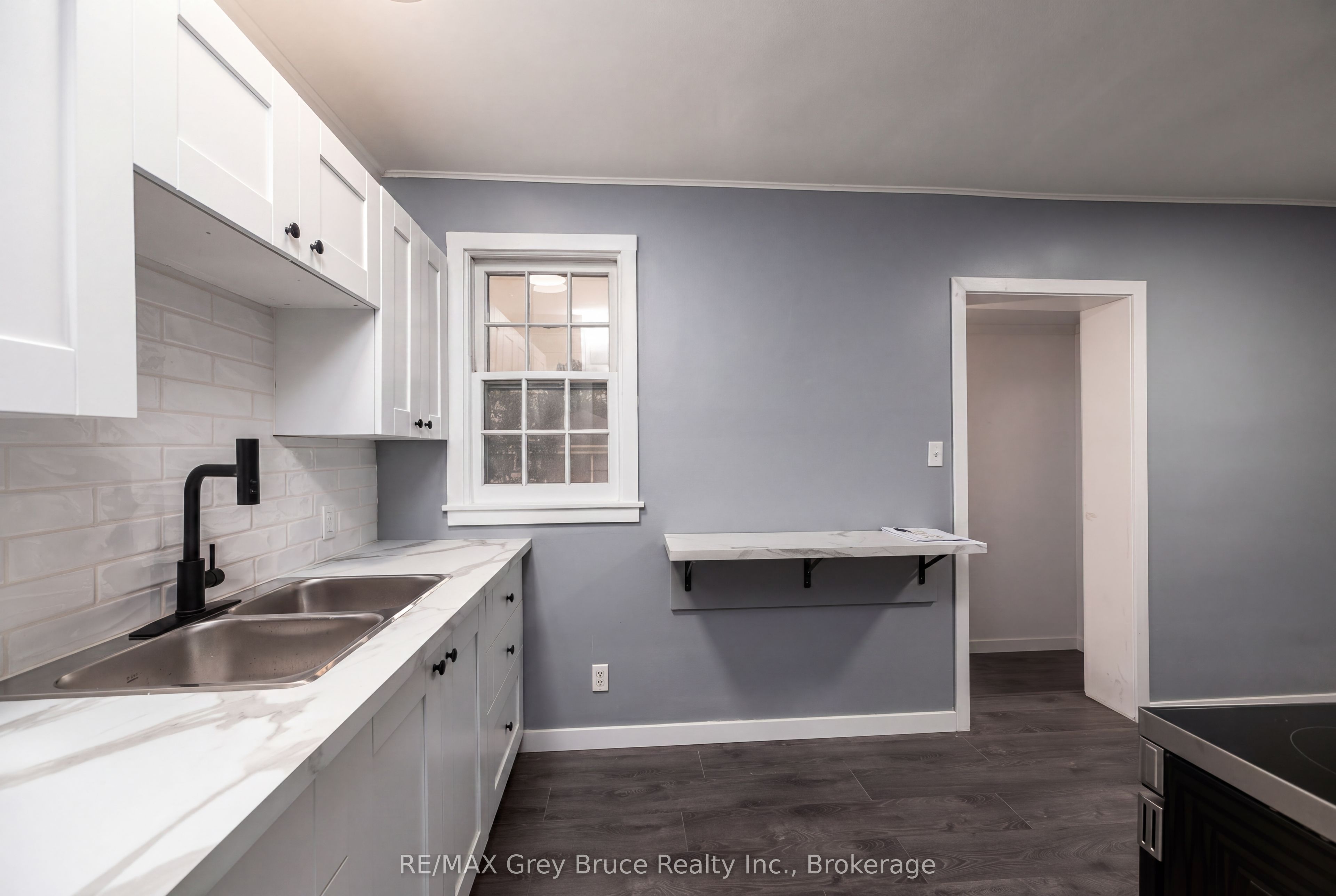 701 5th Street E Property Photo 12