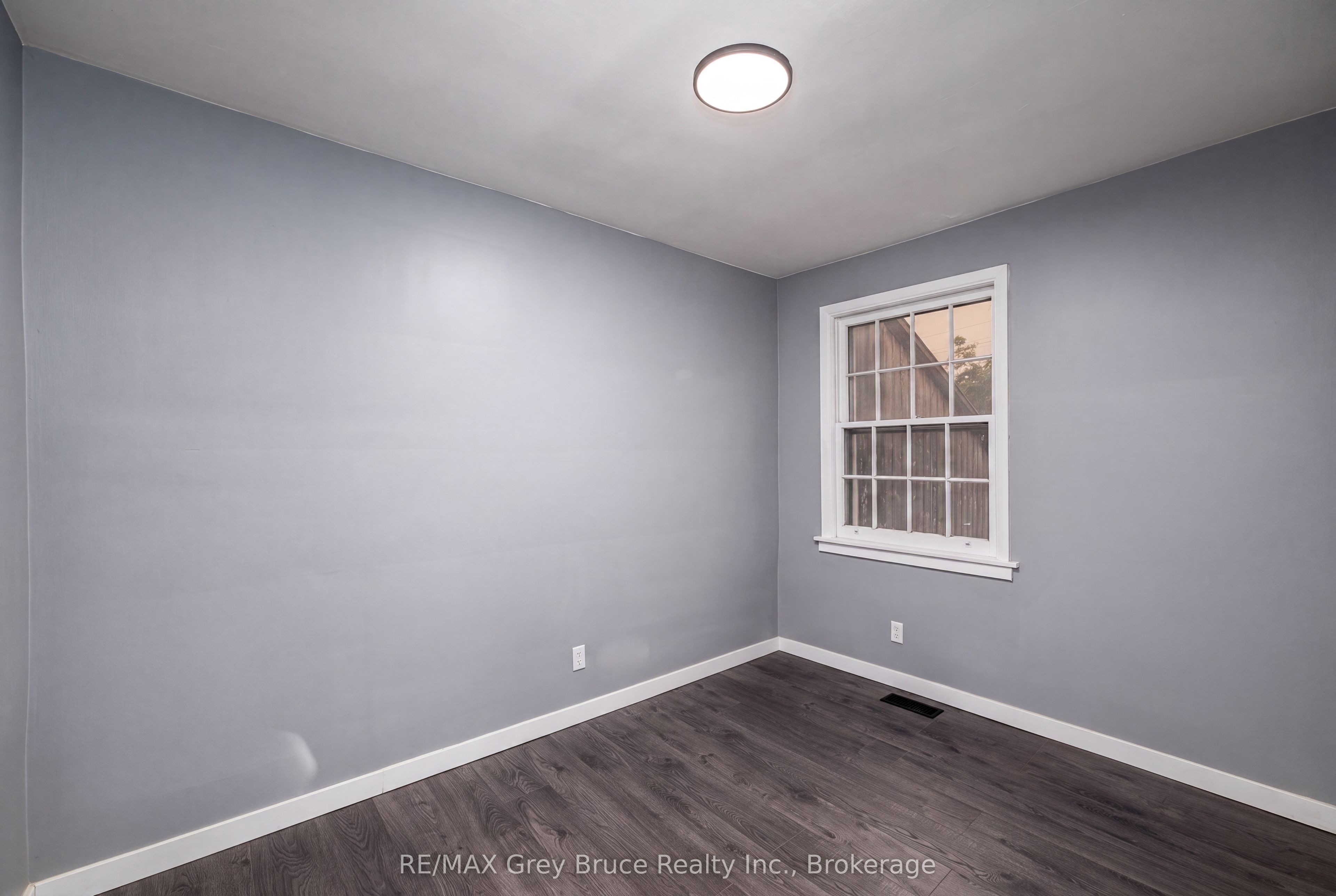 701 5th Street E Property Photo 13