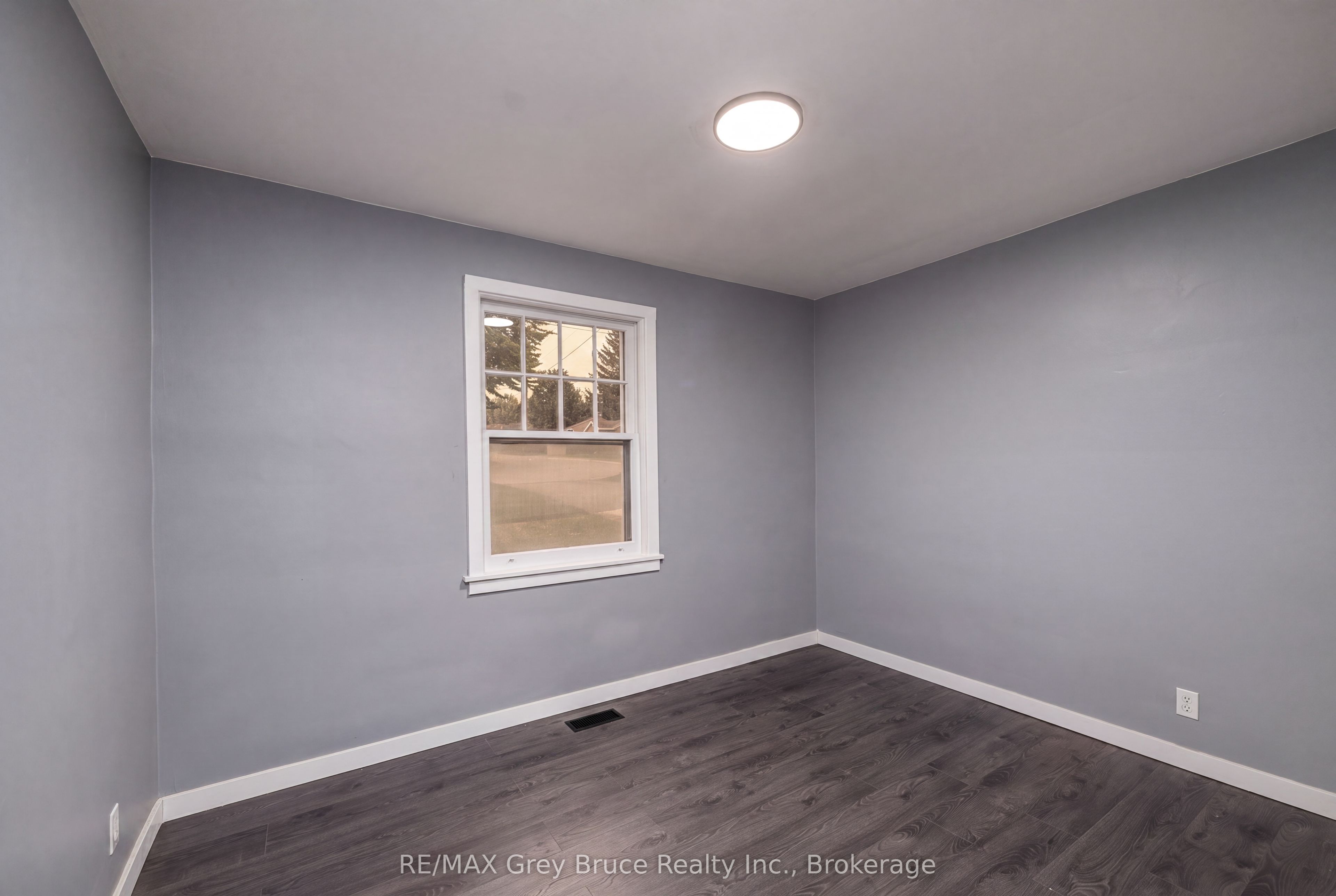 701 5th Street E Property Photo 15