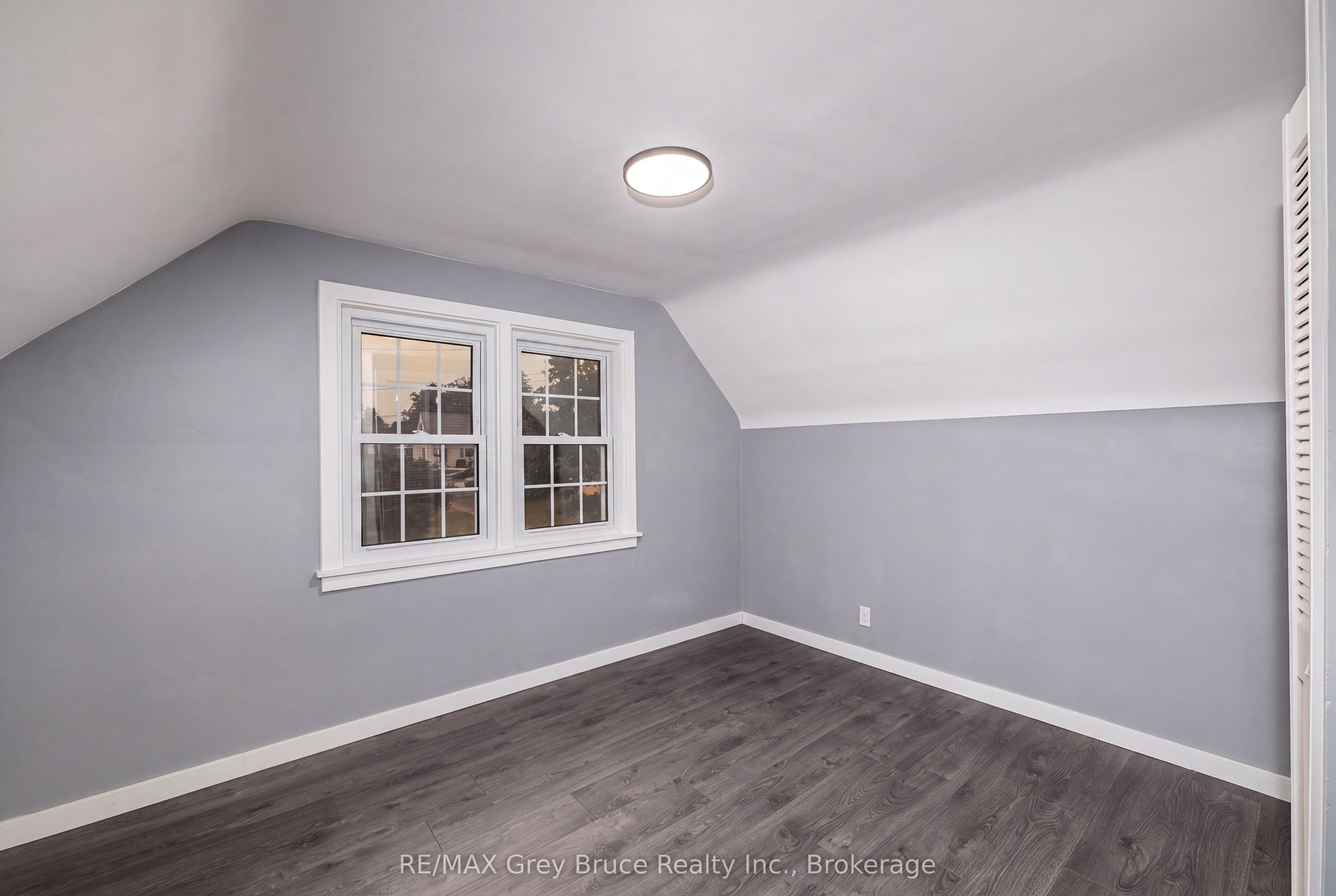 701 5th Street E Property Photo 20