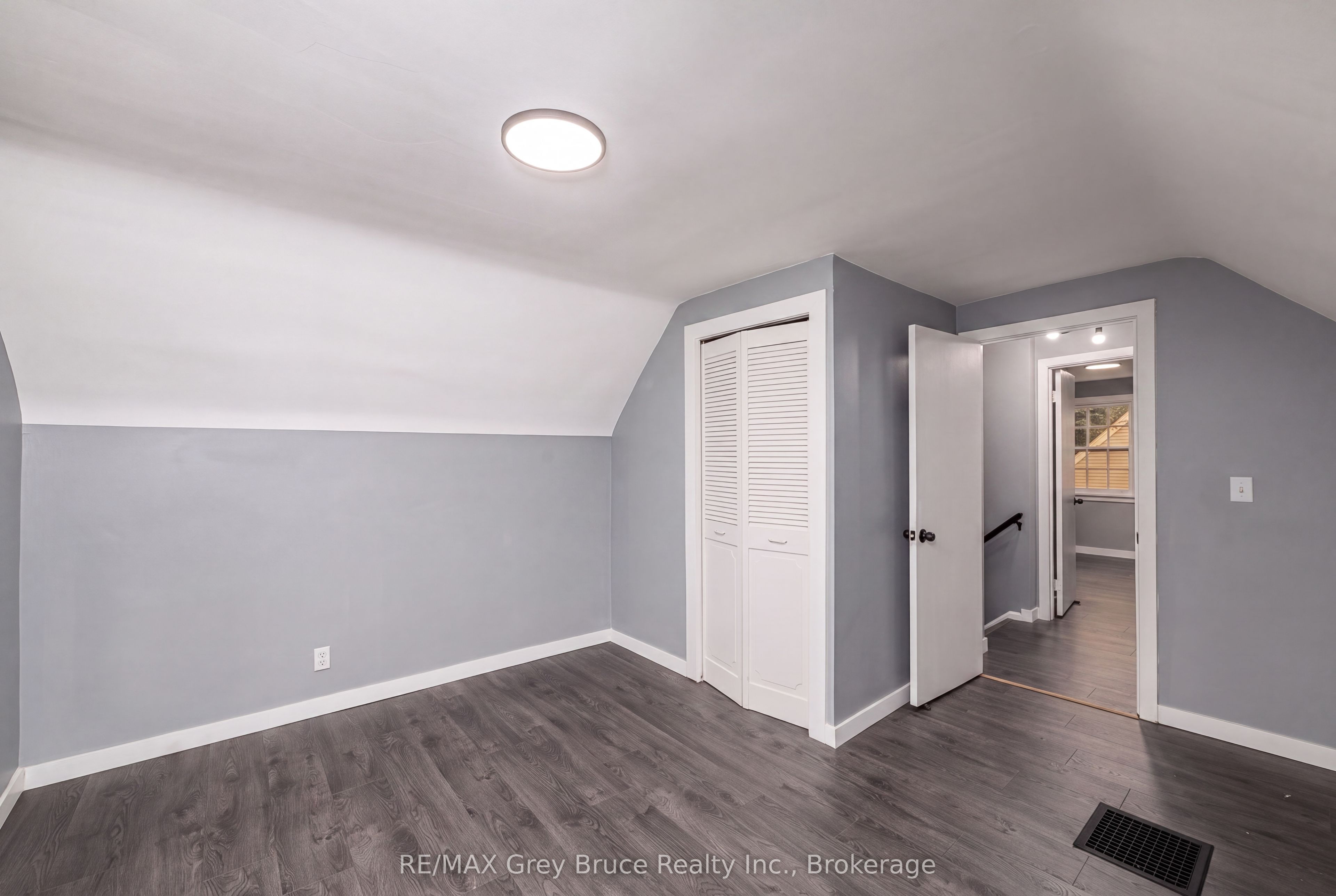 701 5th Street E Property Photo 22