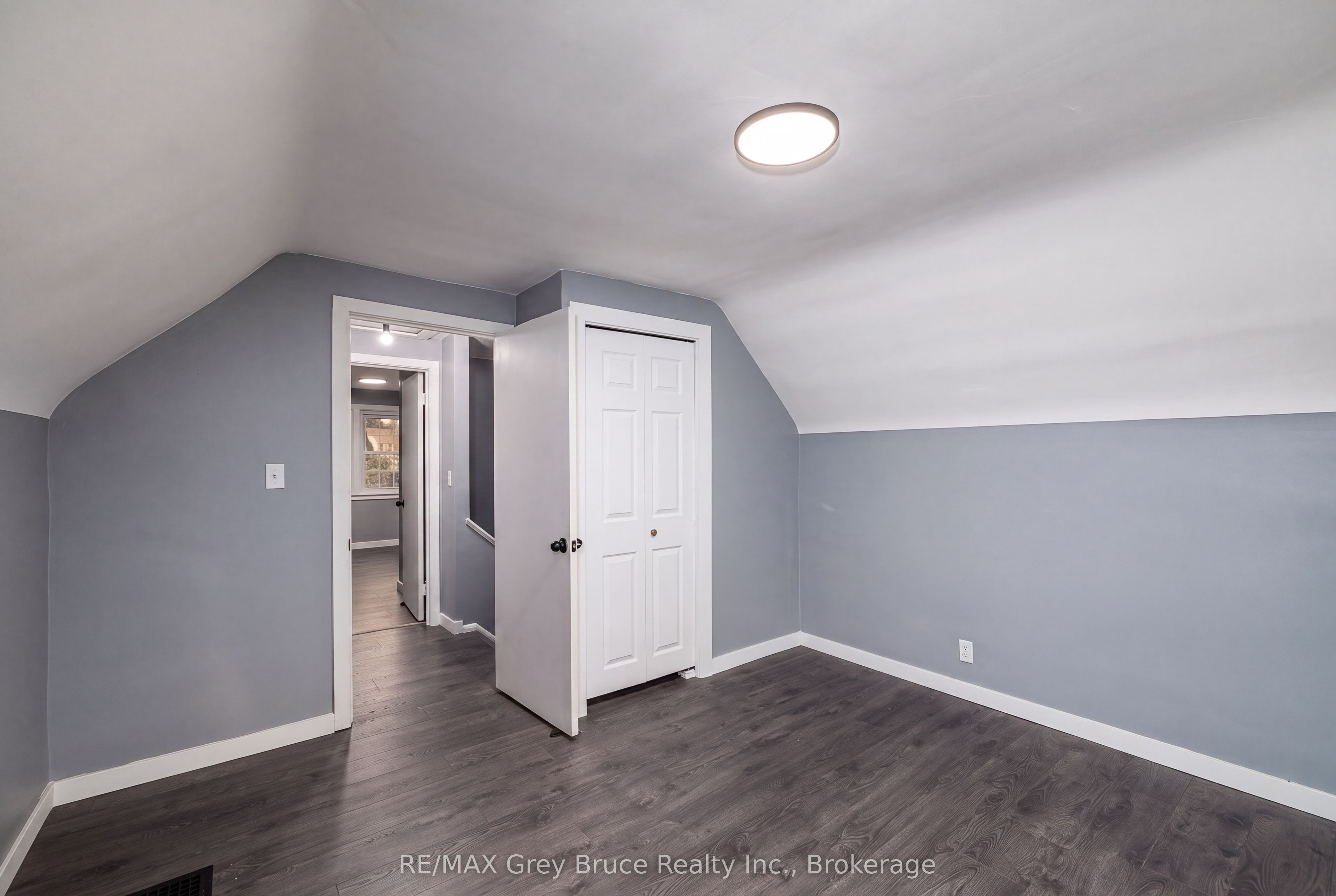 701 5th Street E Property Photo 26