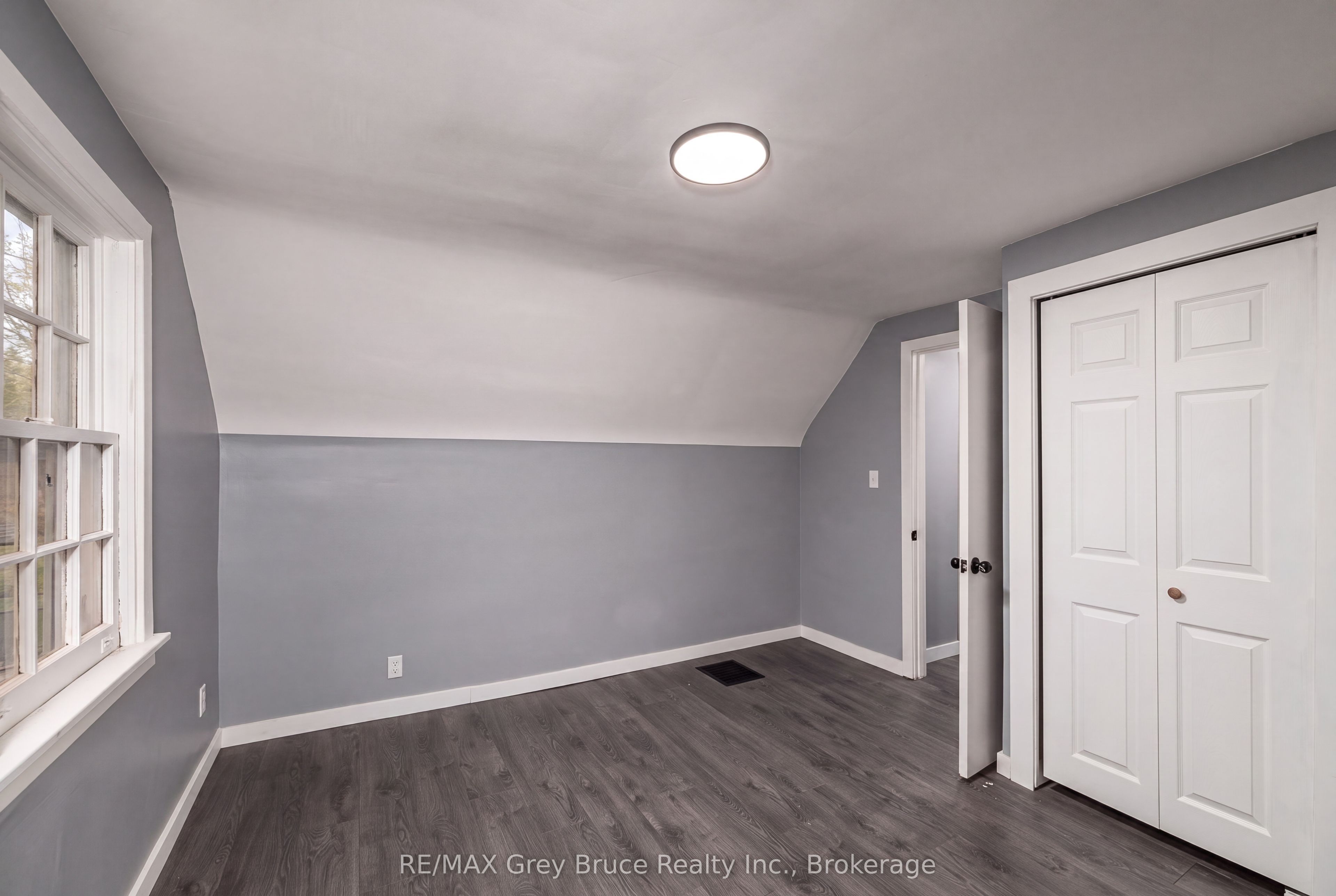 701 5th Street E Property Photo 27
