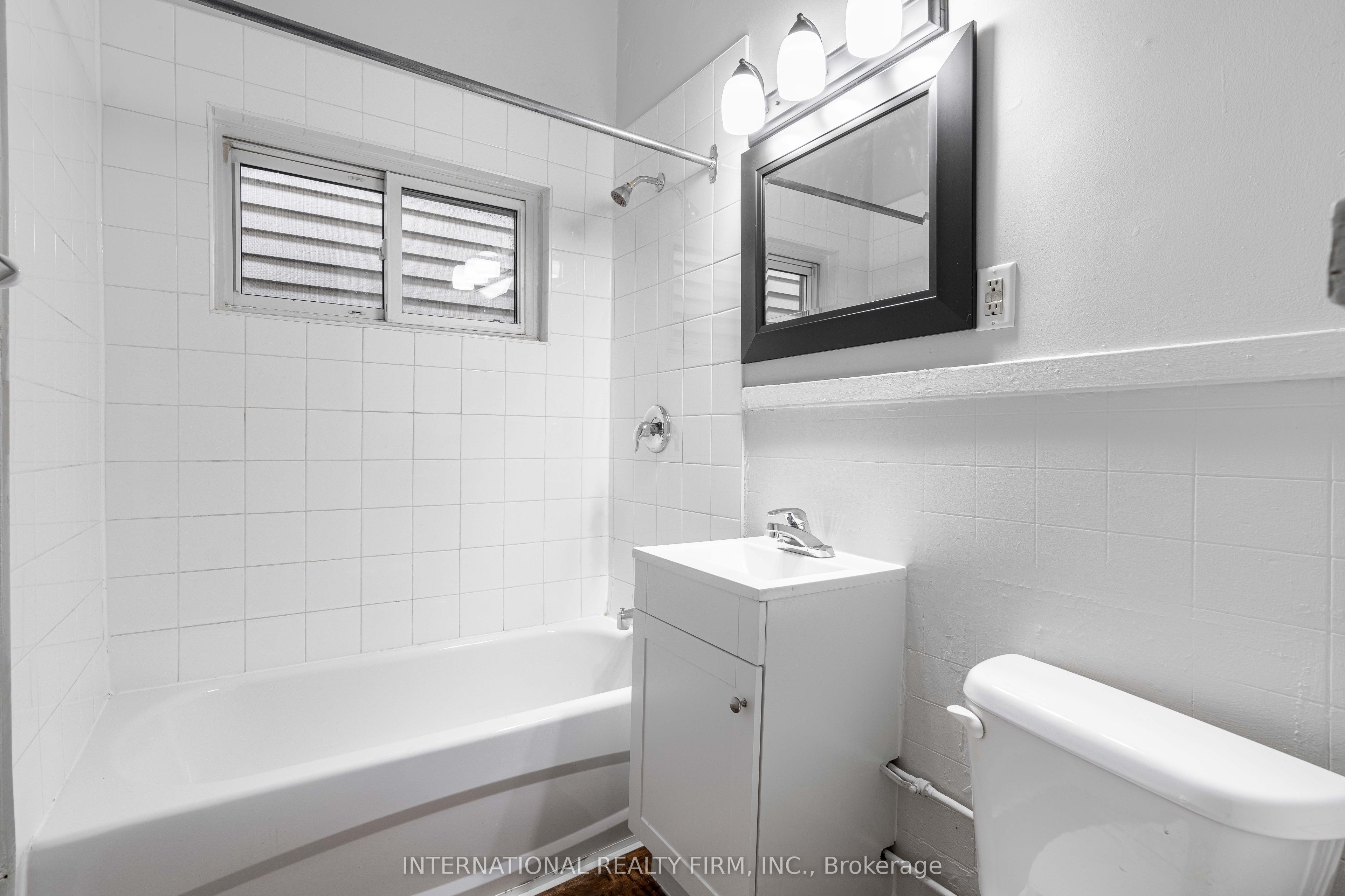 221 Hamilton Road 3 Property Photo 5