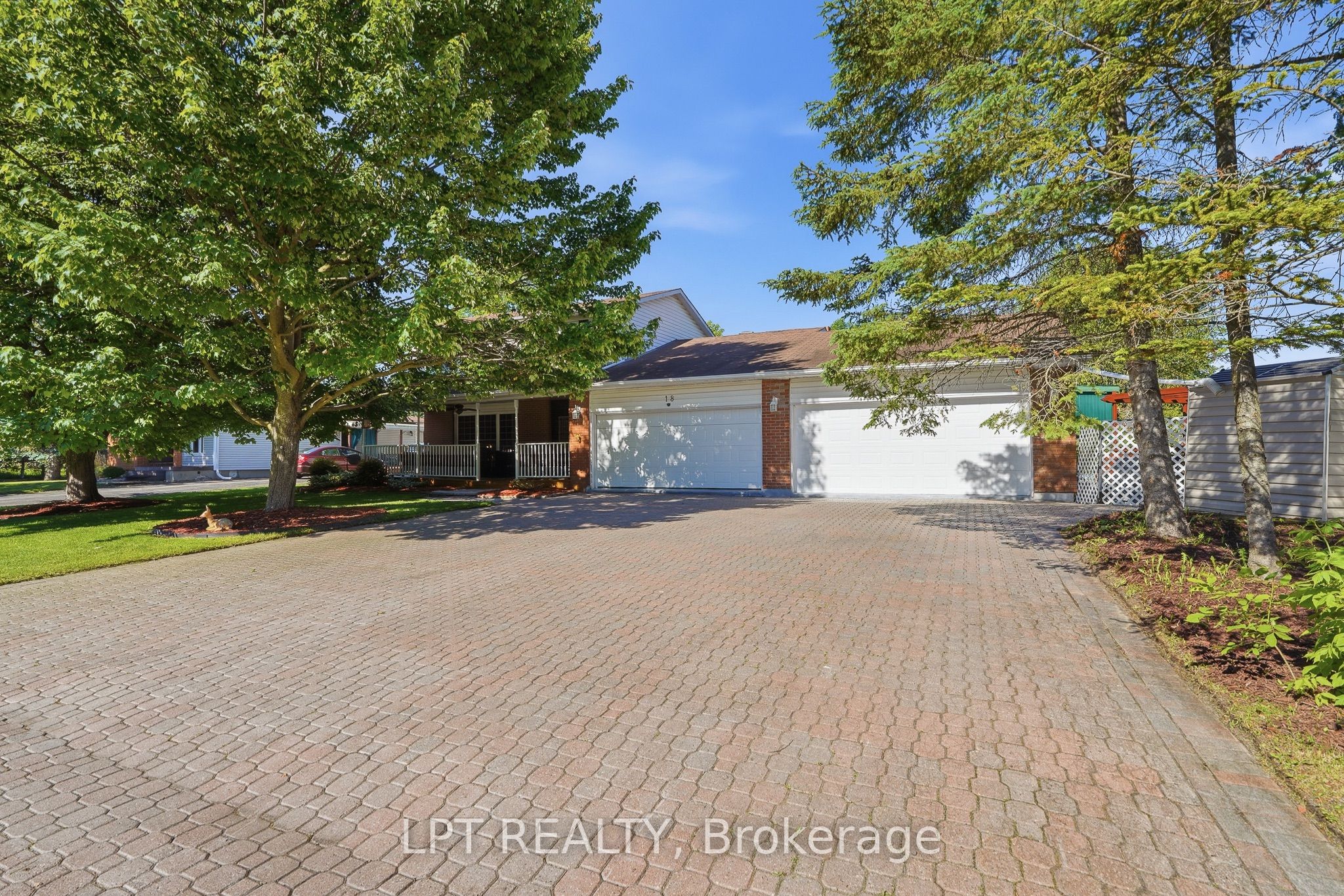 18 Louise Crescent Property Photo 1