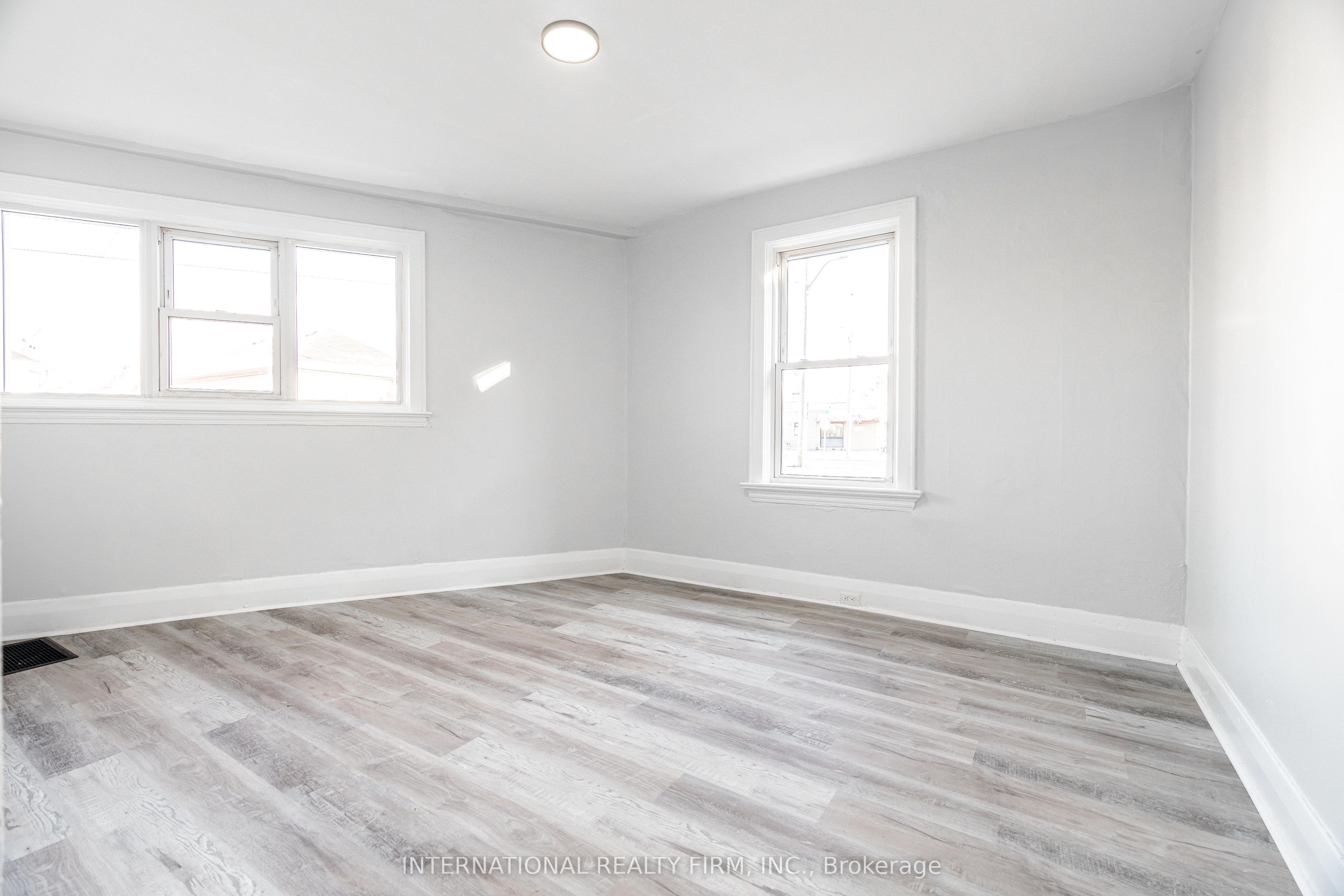 221 Hamilton Road E 4 Property Photo 10