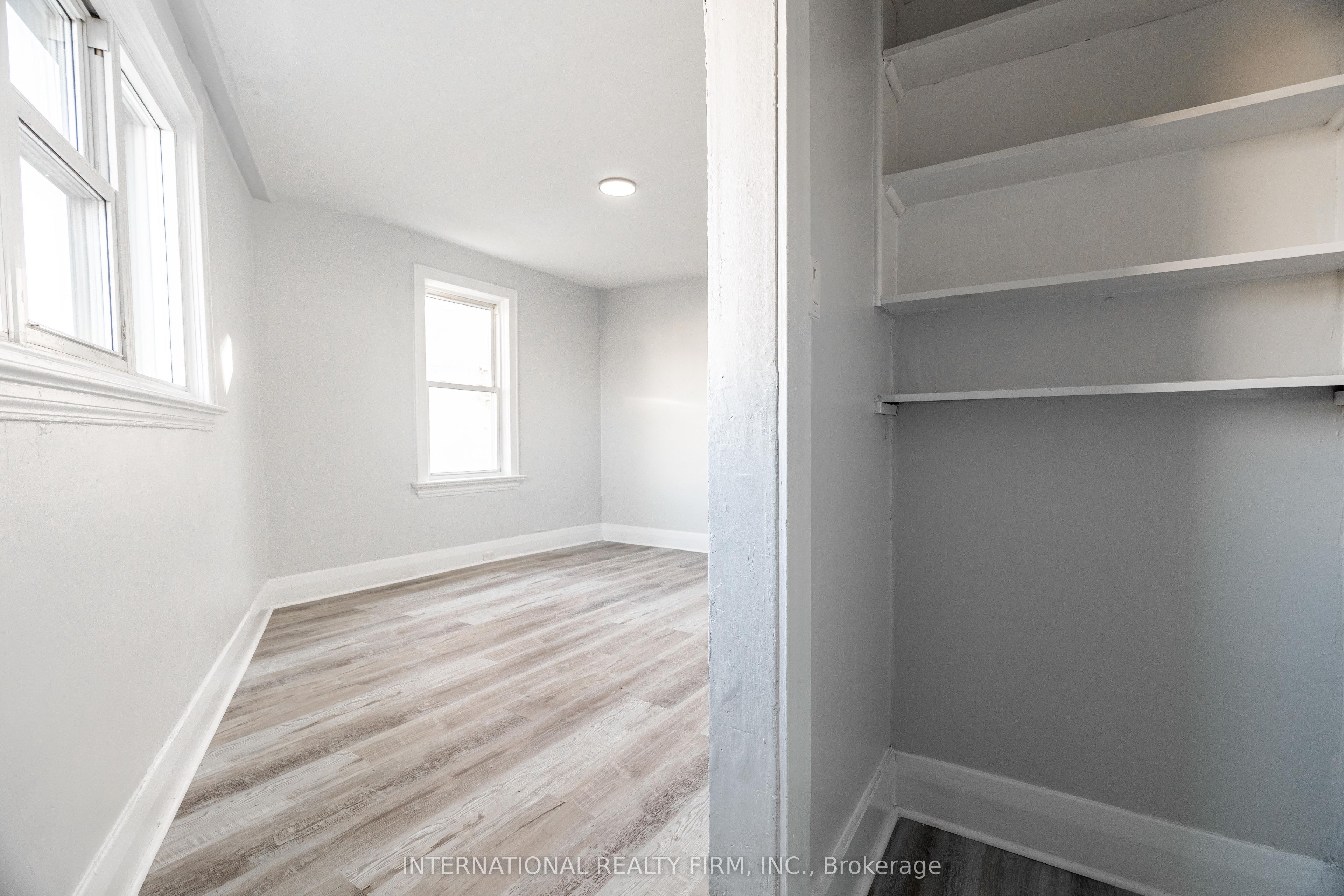 221 Hamilton Road E 4 Property Photo 13