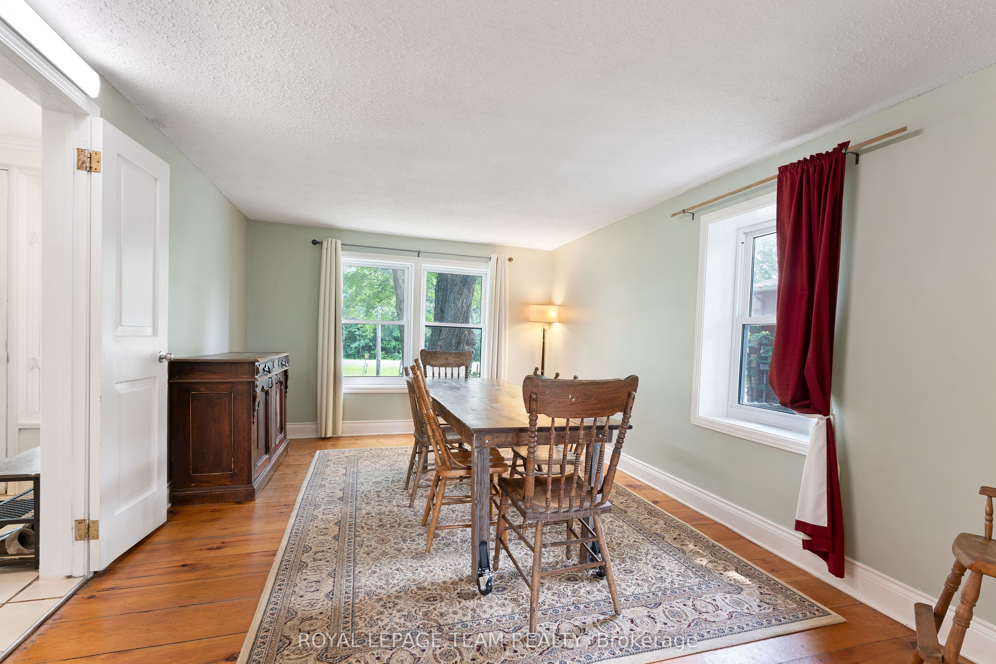 715 River Road Property Photo 4