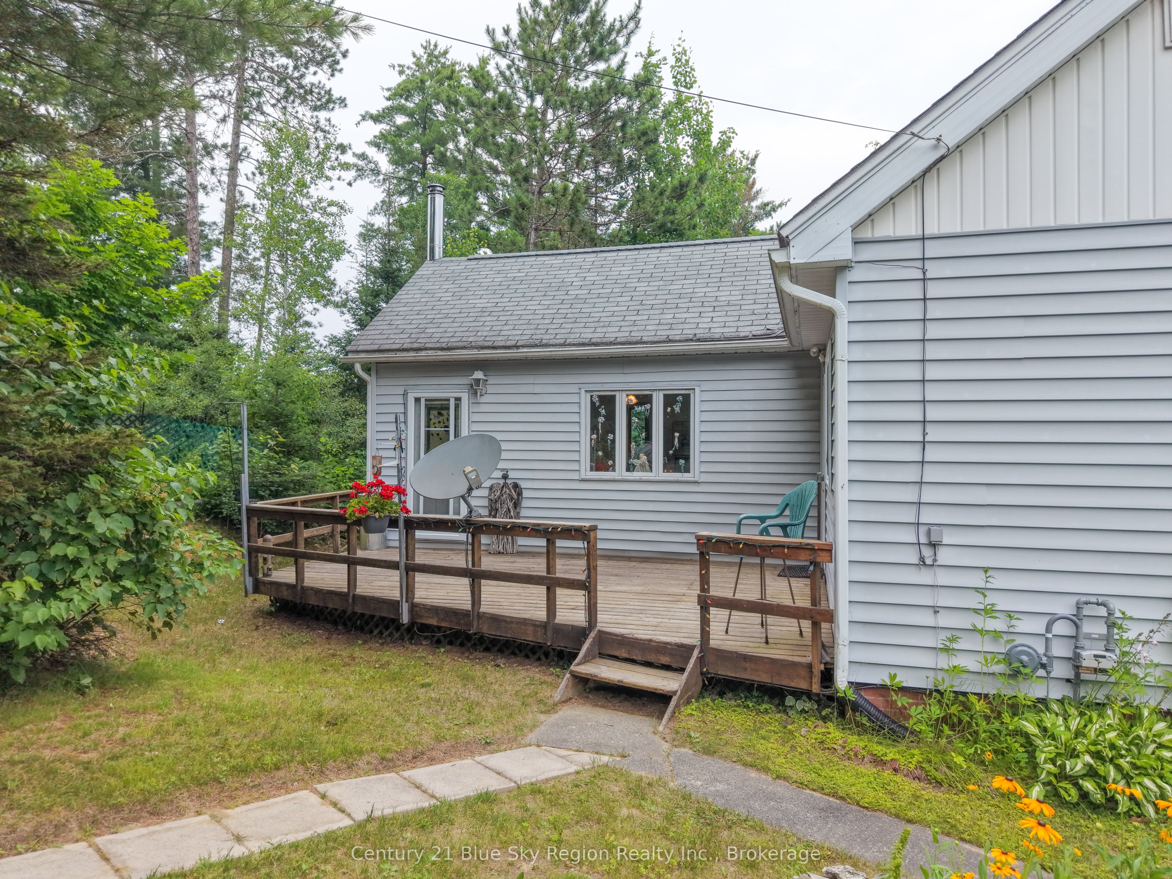 73 O'connor Drive Property Photo 3