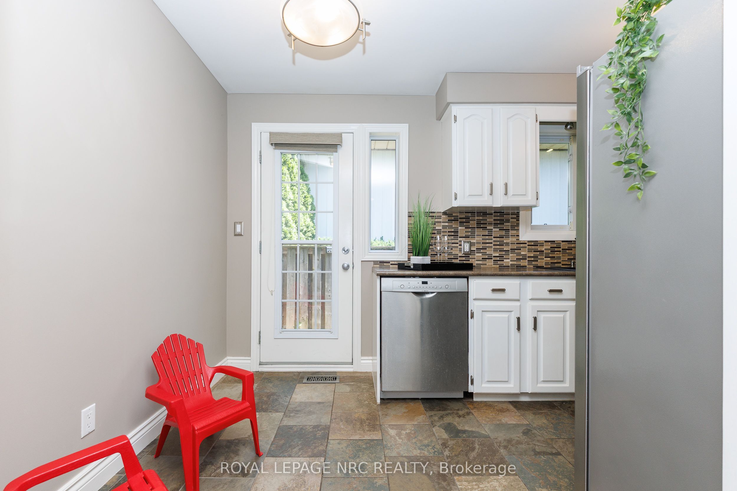 15 Black Friars Road Property Photo 15