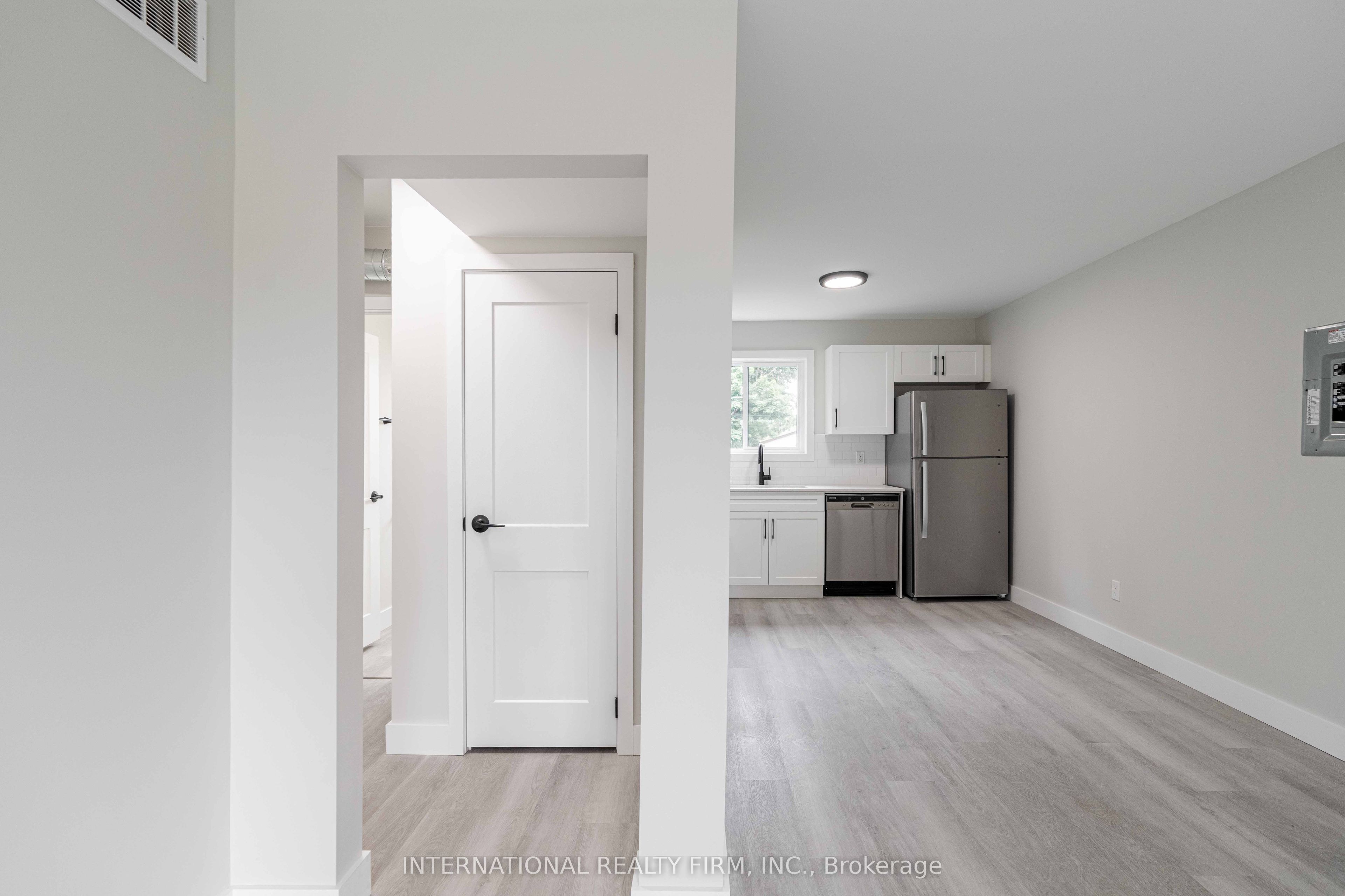 81 King Edward Avenue 4 Property Photo 6