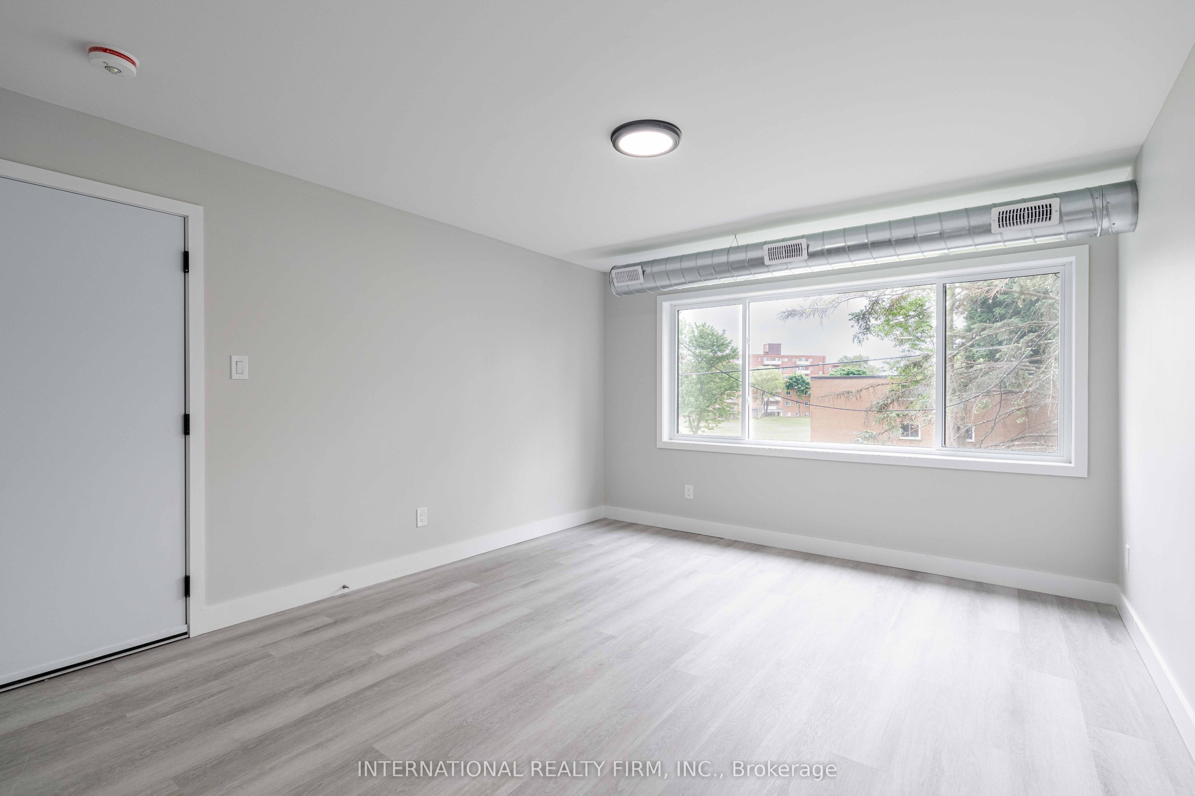 81 King Edward Avenue 4 Property Photo 19